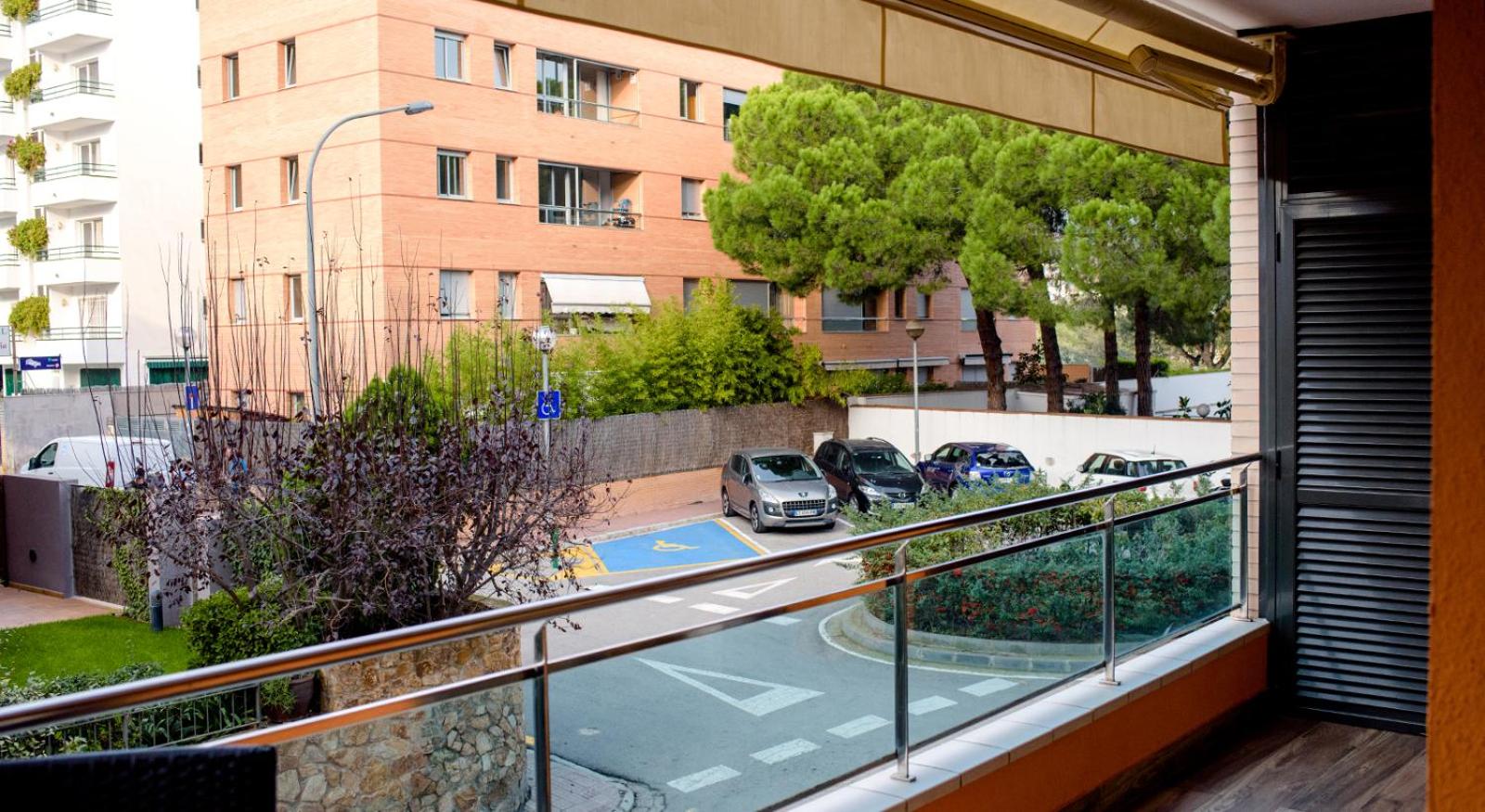 Apartment with Balcony photo 3
