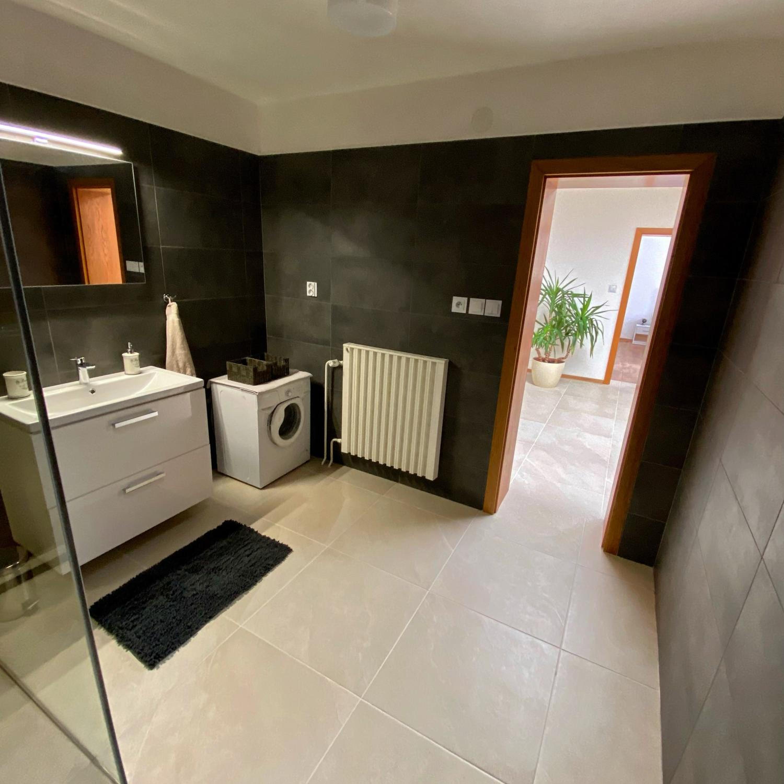 Apartment - Photo 32