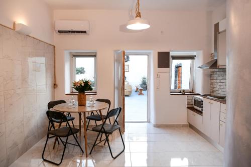 One-Bedroom Apartment - Photo 34