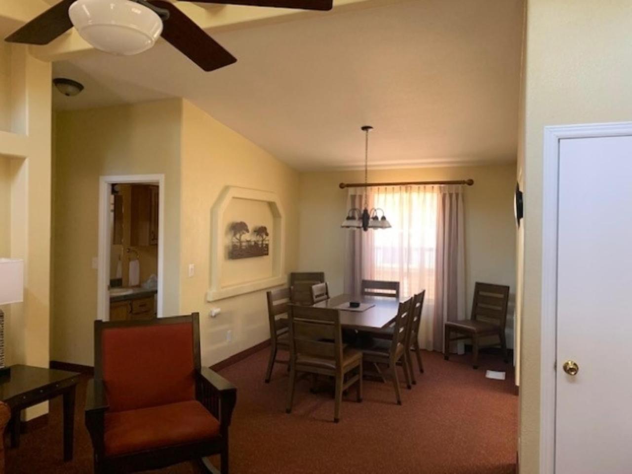 Two-Bedroom Deluxe Cabin - Photo 3