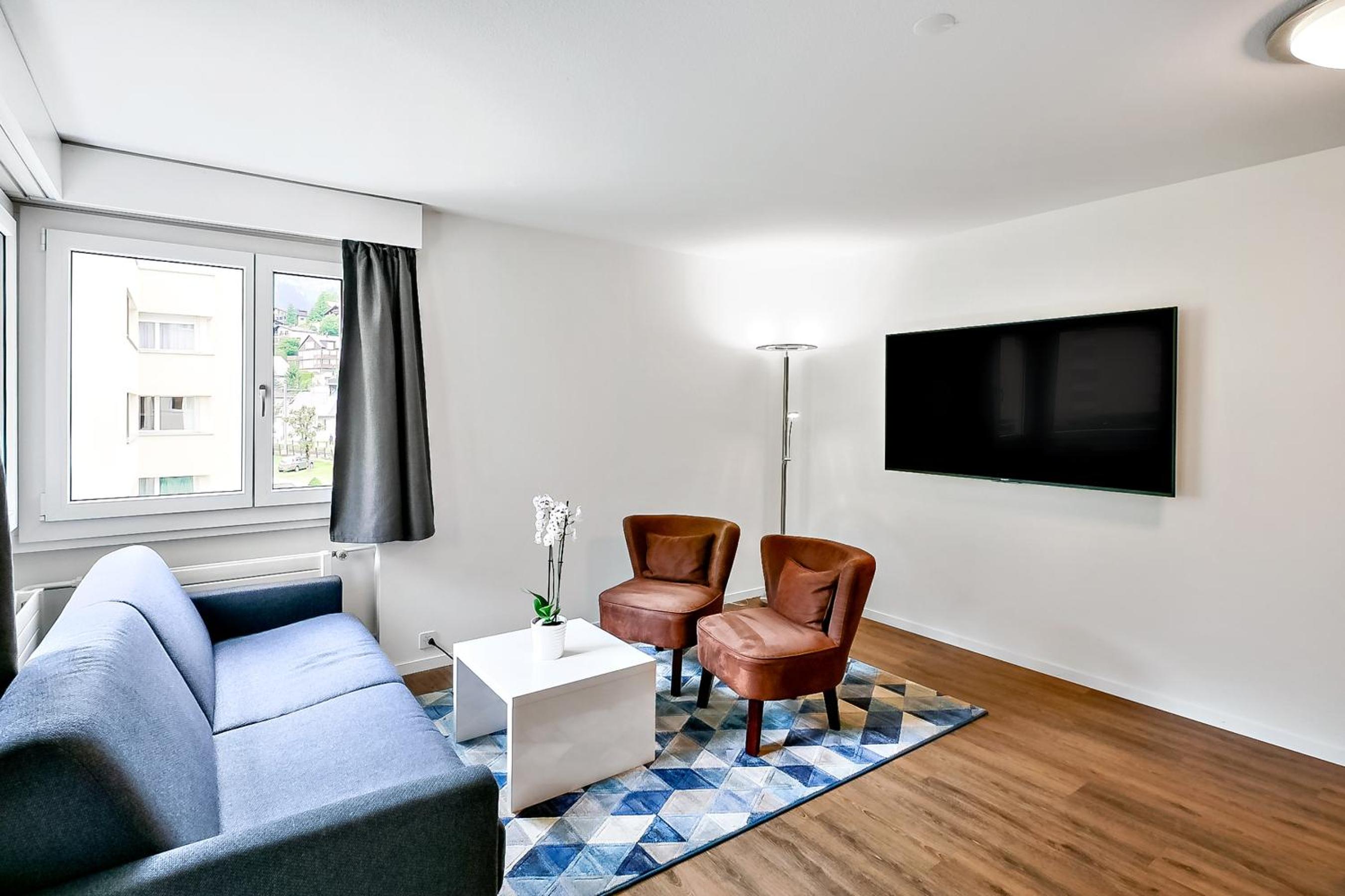 One-Bedroom Apartment photo 1