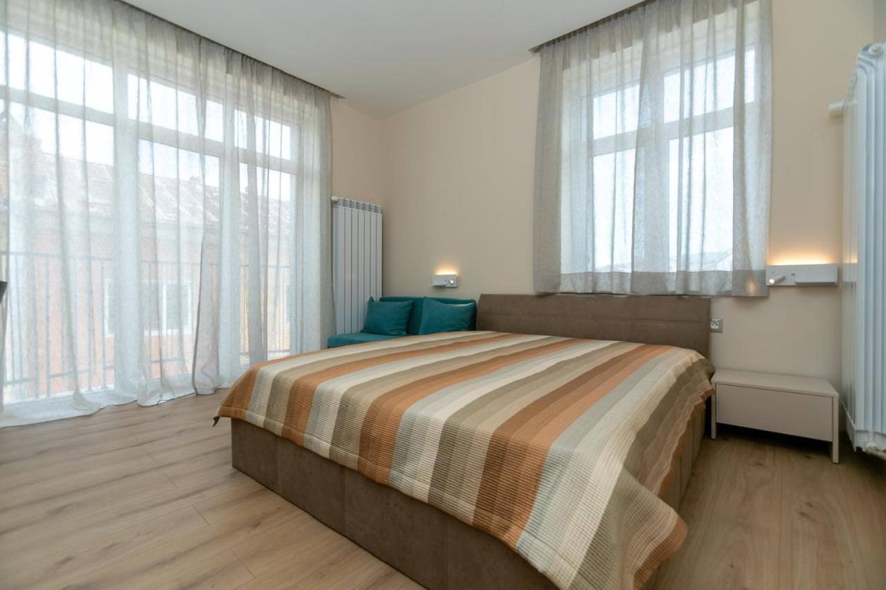 Deluxe Double Room with Extra Bed