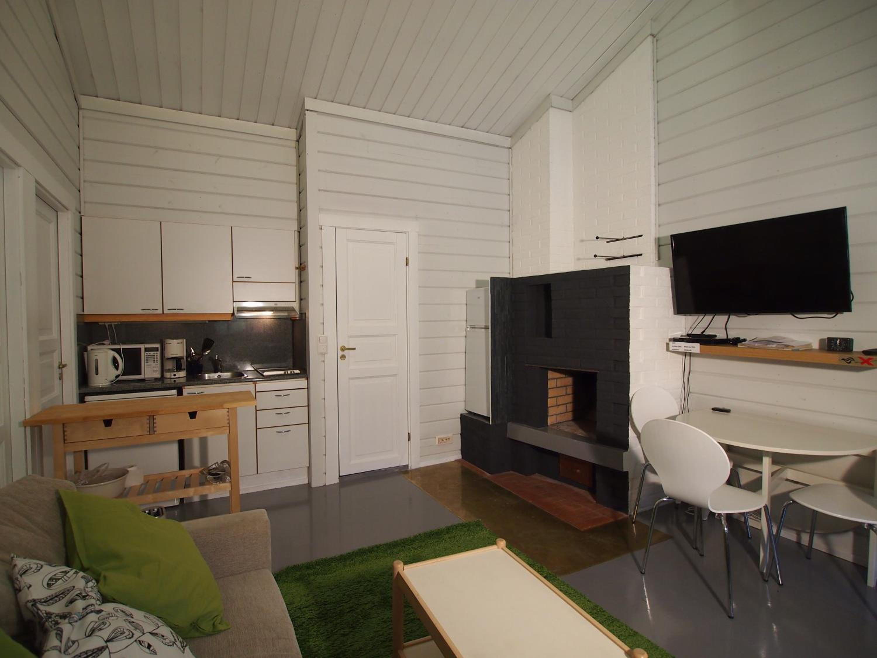 Two-Bedroom Apartment - Photo 7