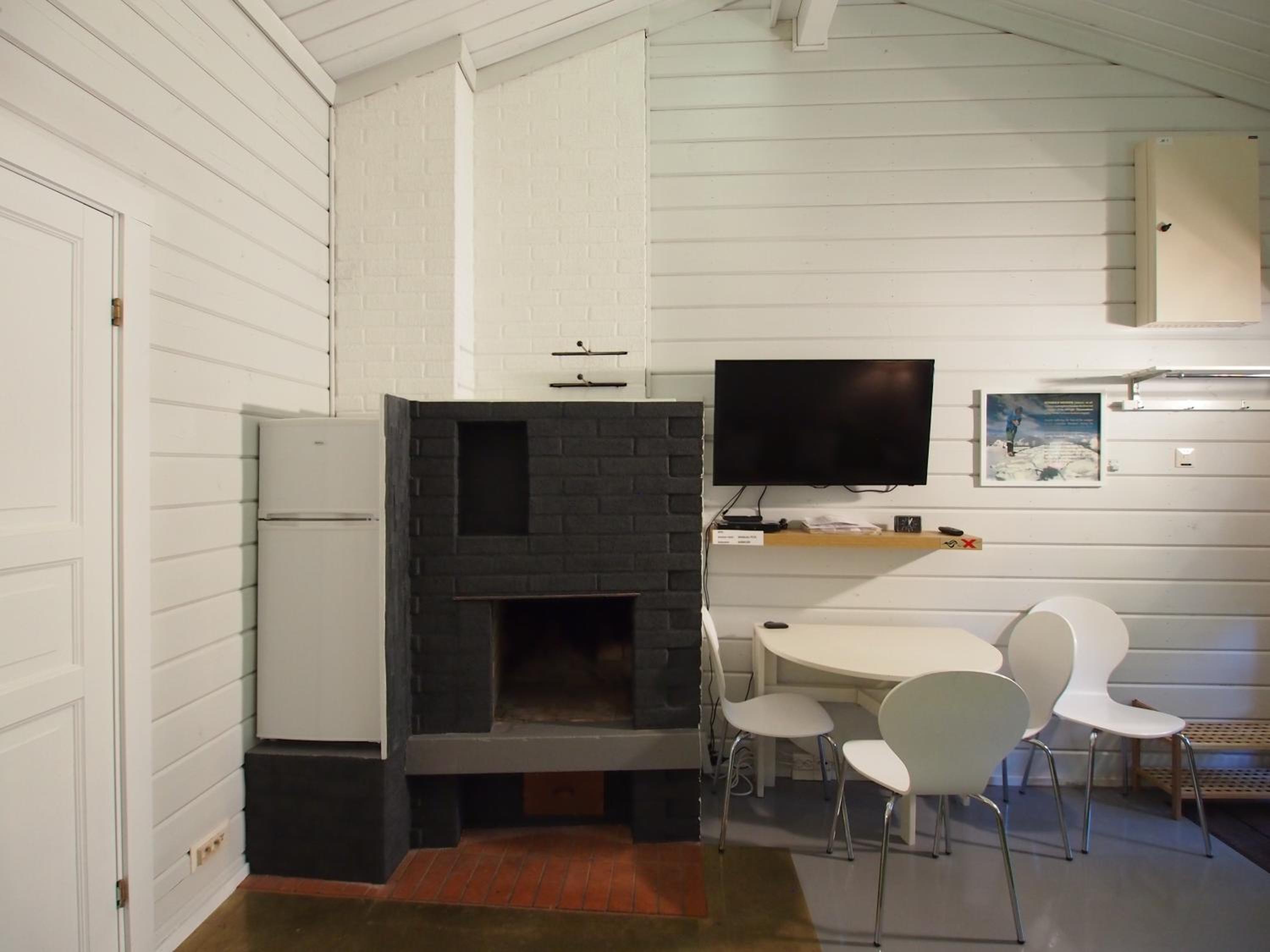 Two-Bedroom Apartment - Photo 9