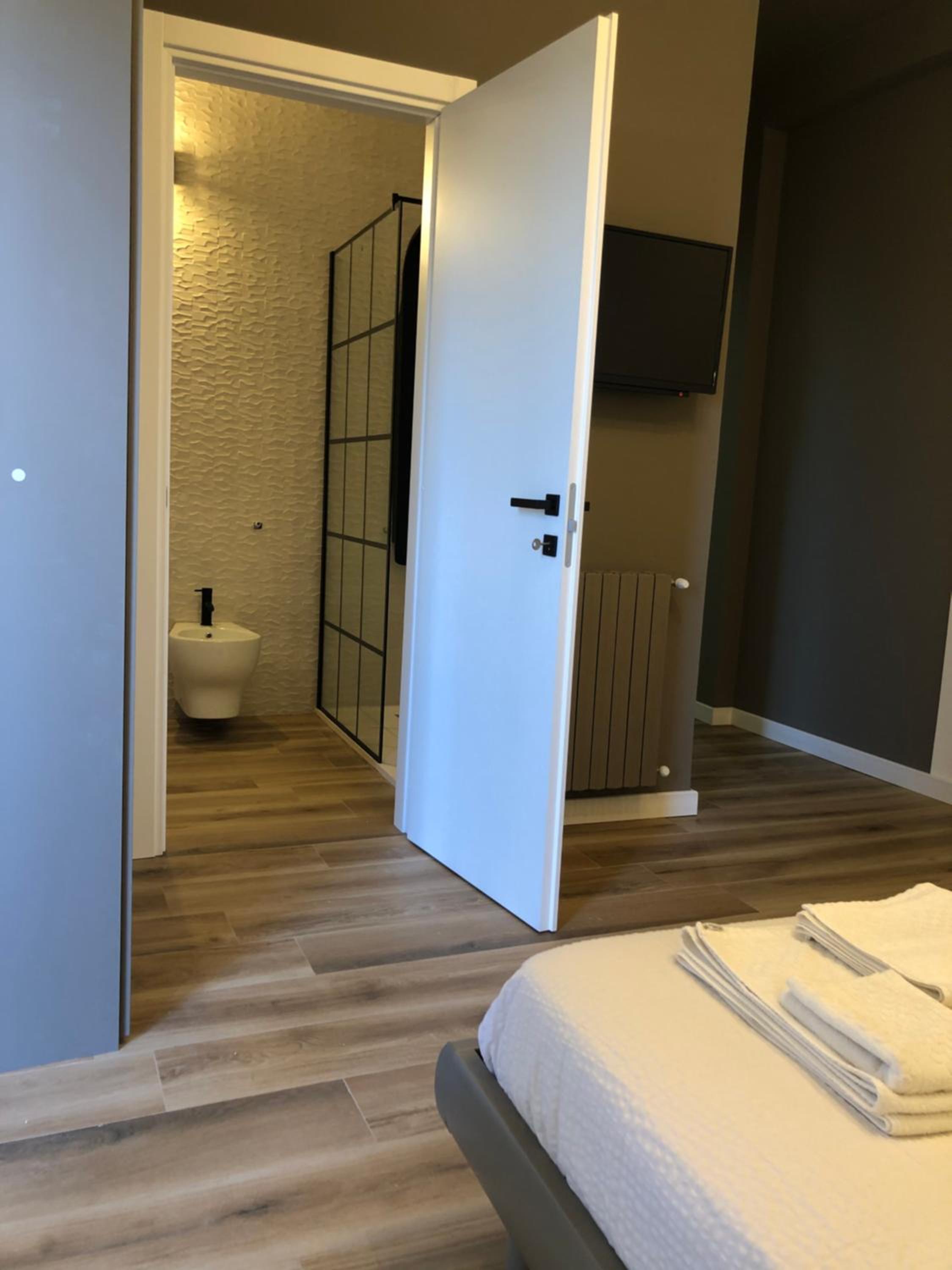 Double Room with Private Bathroom - Photo 5