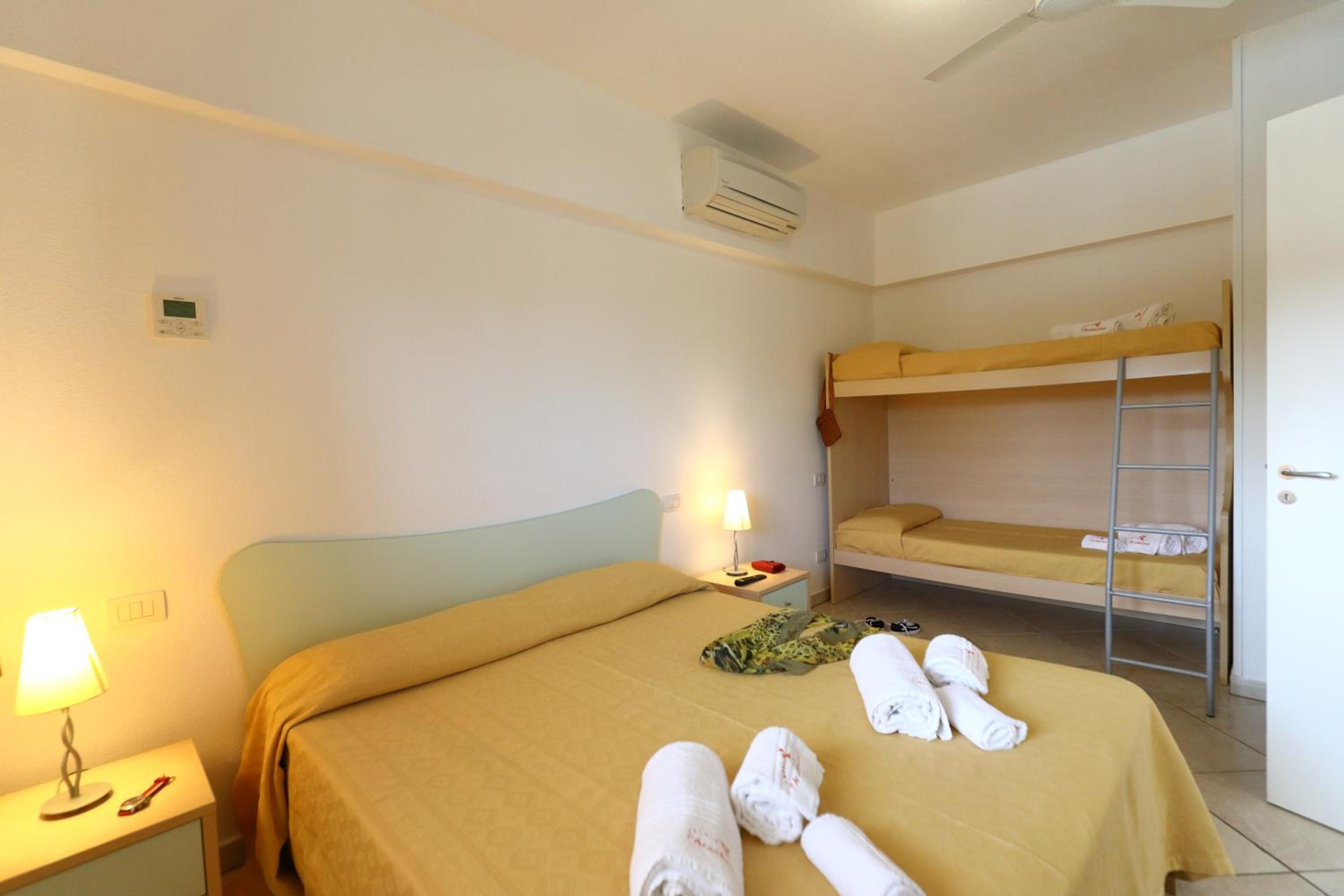 One-Bedroom Apartment (4 Adults) photo 2