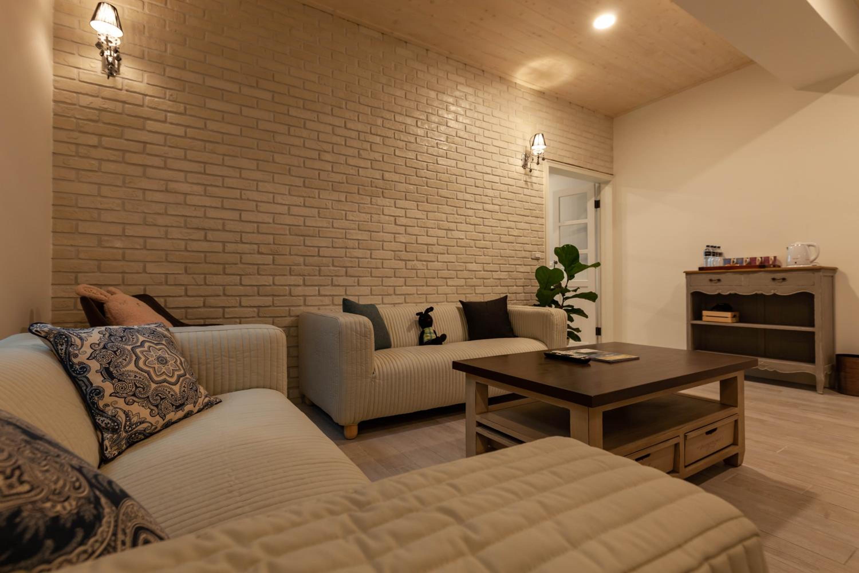 Deluxe Family Room photo 3