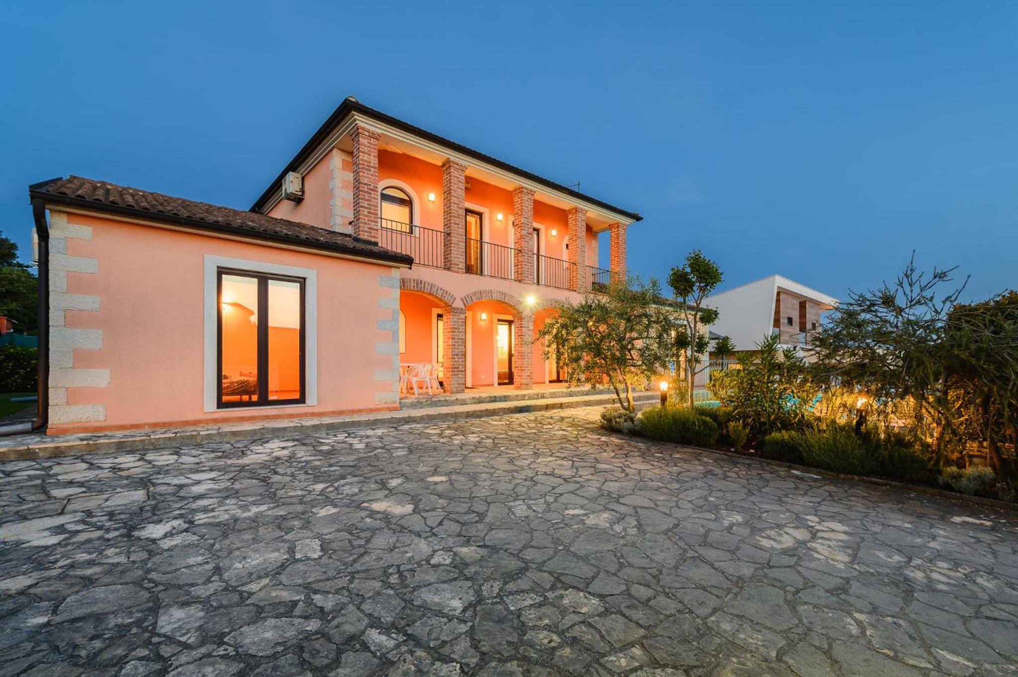Villa with Private Pool photo 3