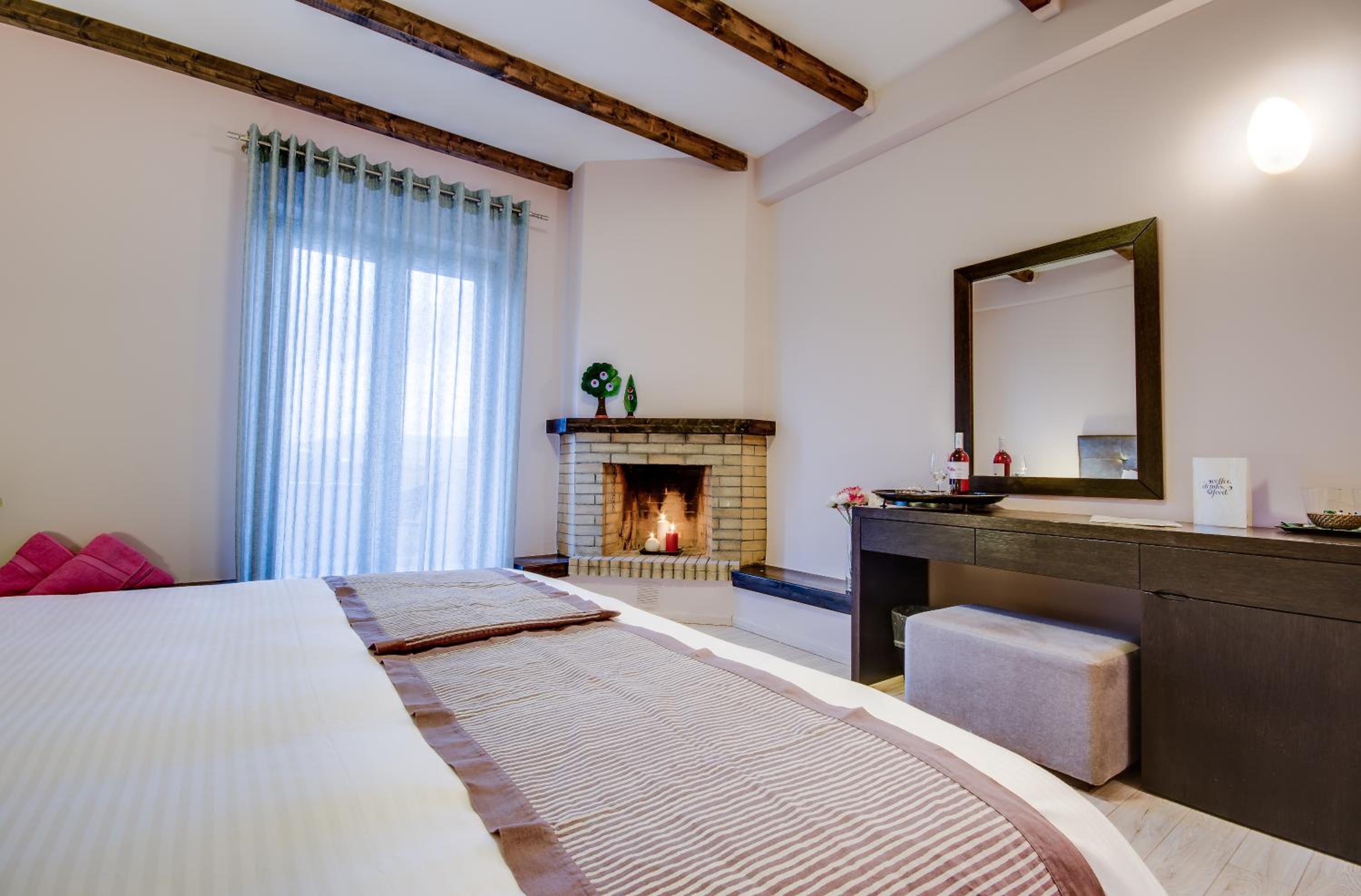 Upper Floor Double or Twin Room  - Photo 3