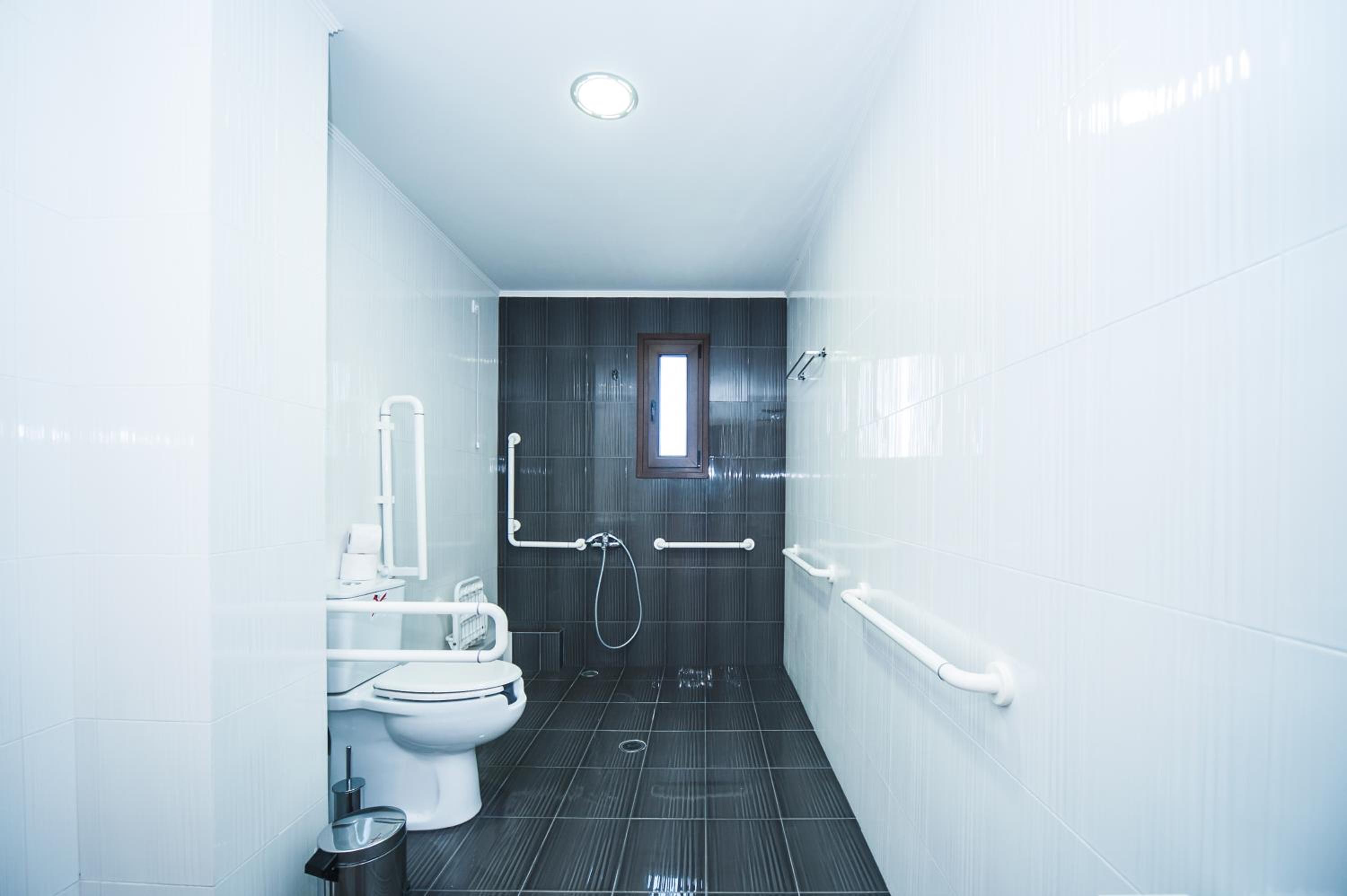 Triple Room - Disability Access - Photo 3