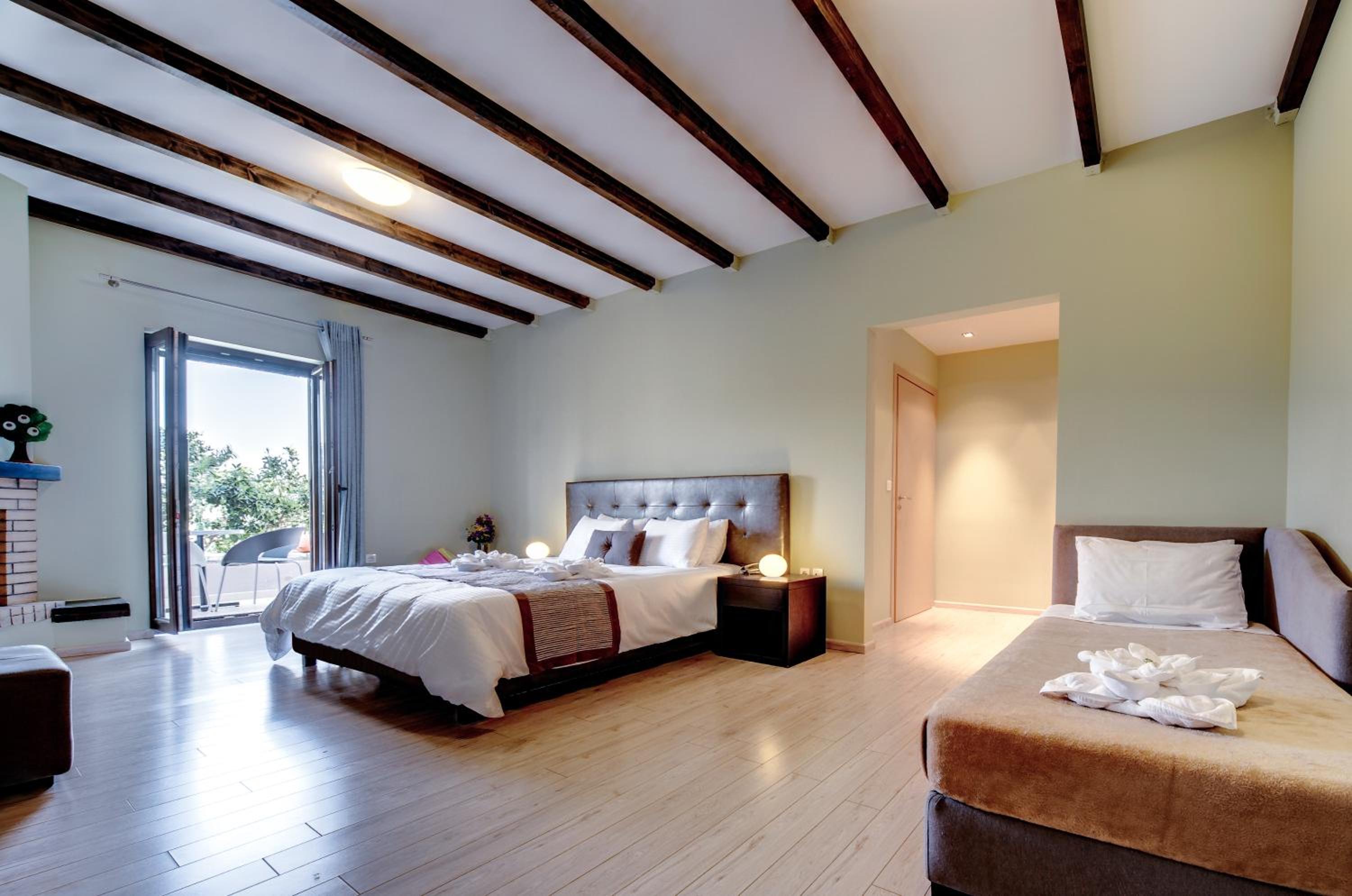 Triple Room - Disability Access - Photo 11