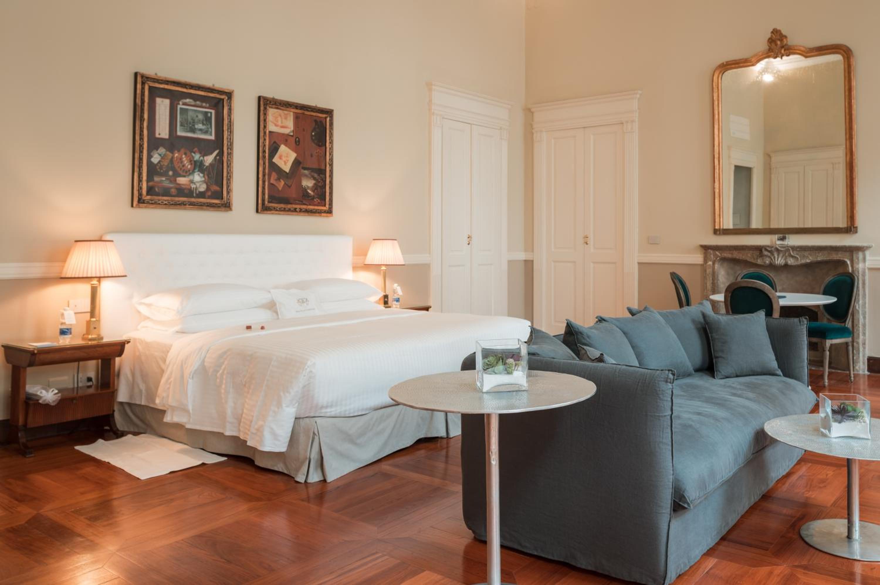 One-Bedroom Suite - Photo 7