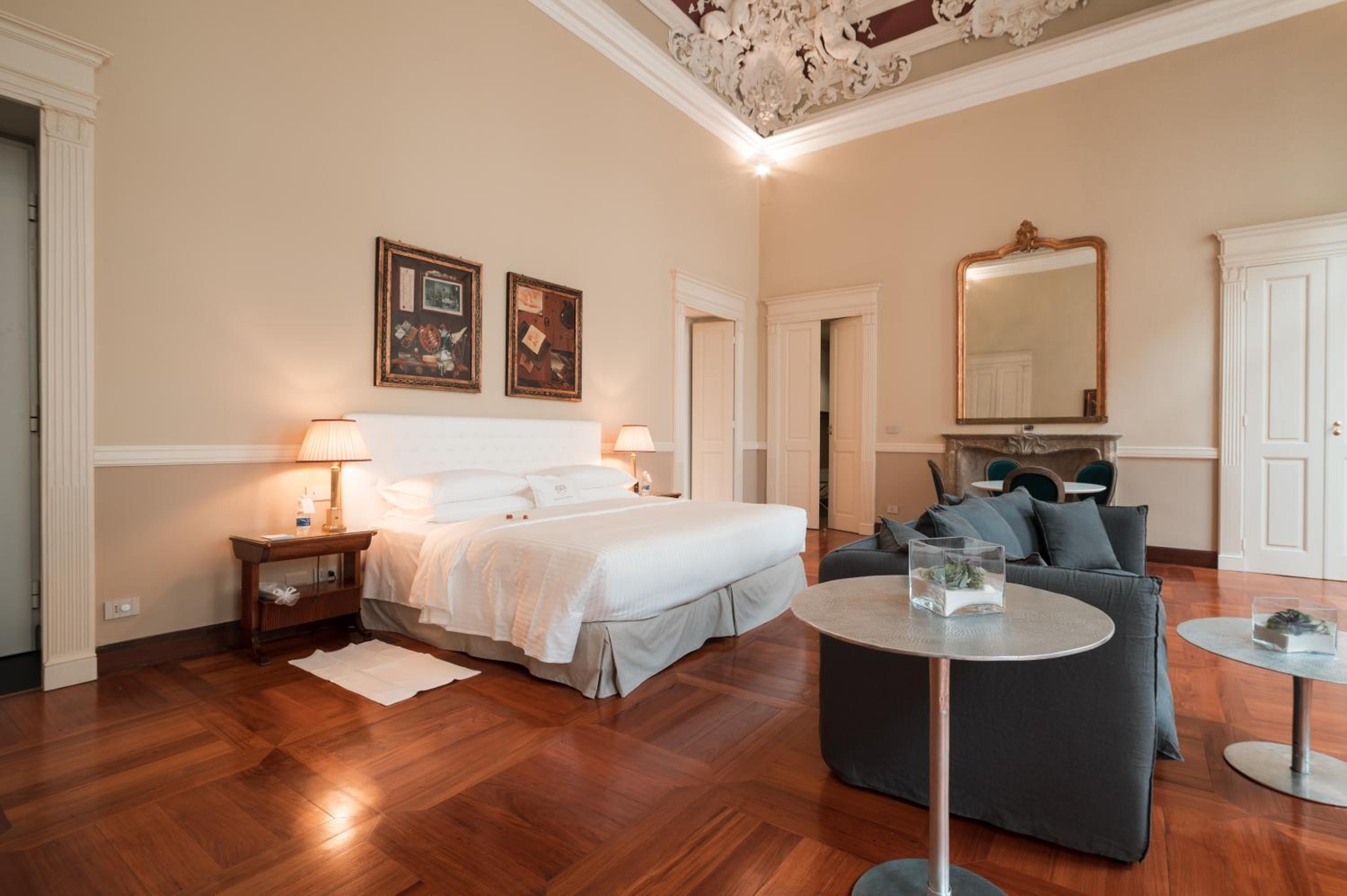 One-Bedroom Suite - Photo 1