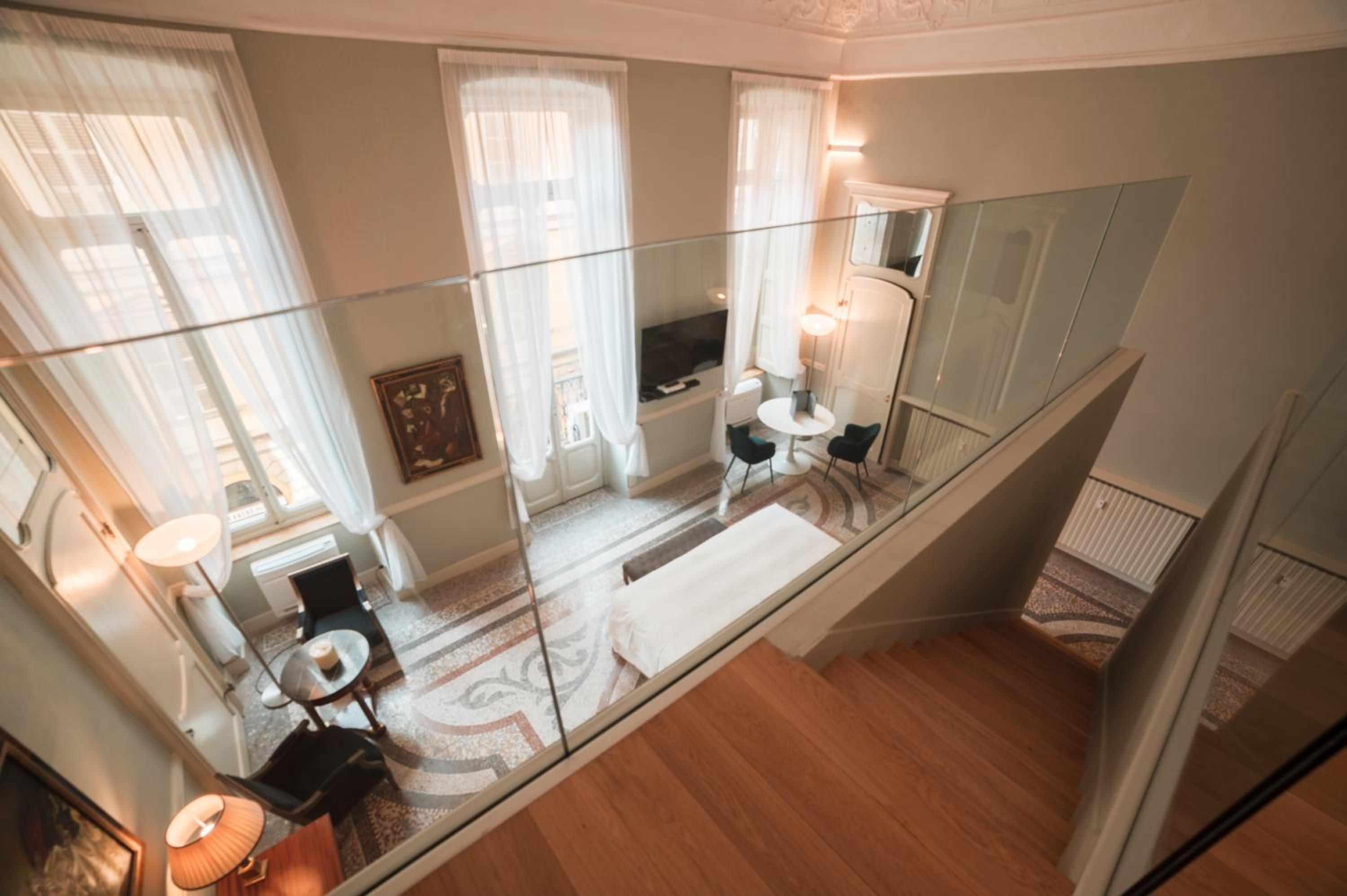 One-Bedroom Suite - Photo 9