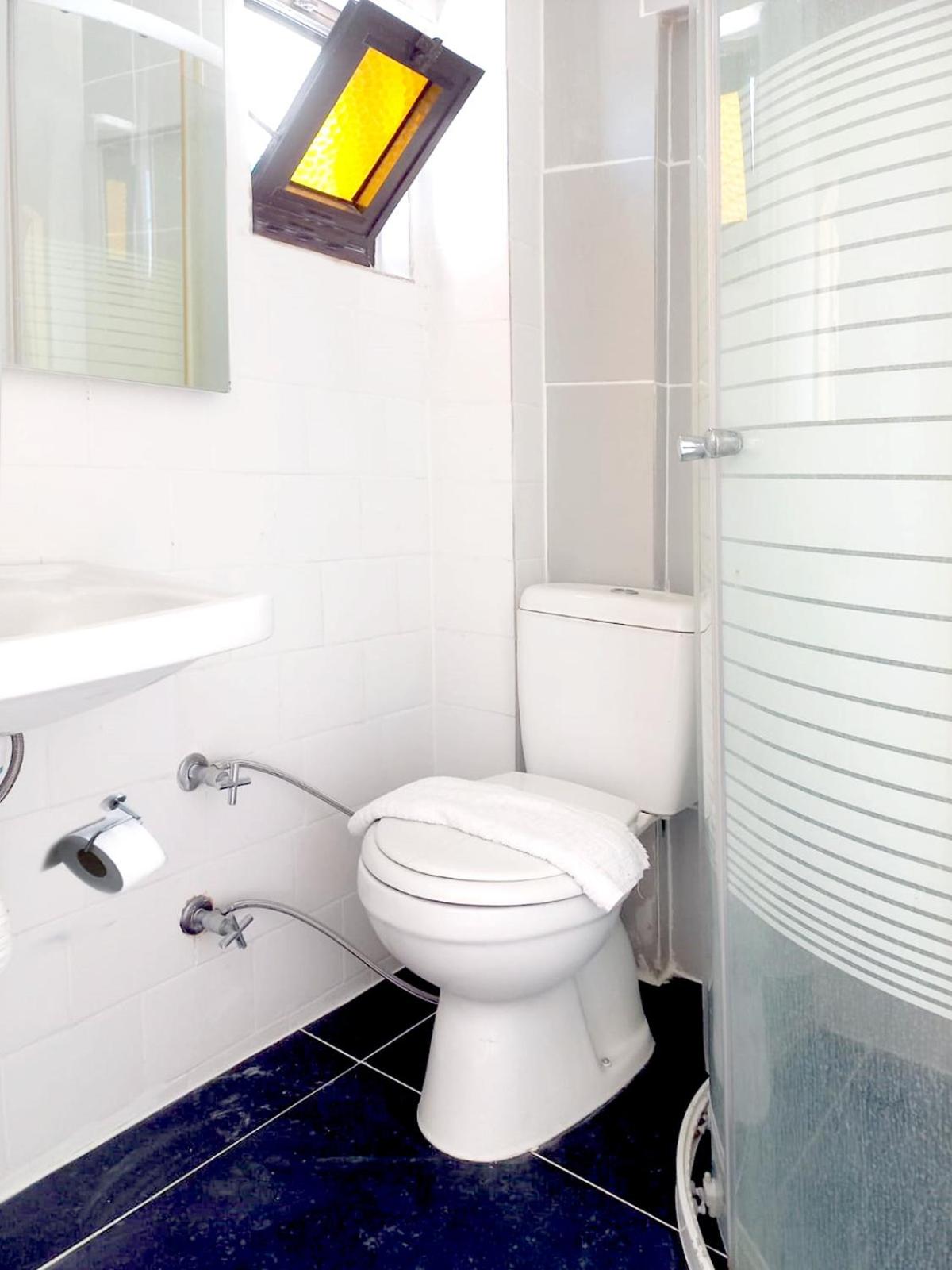 Double or Twin Room with City View photo 3
