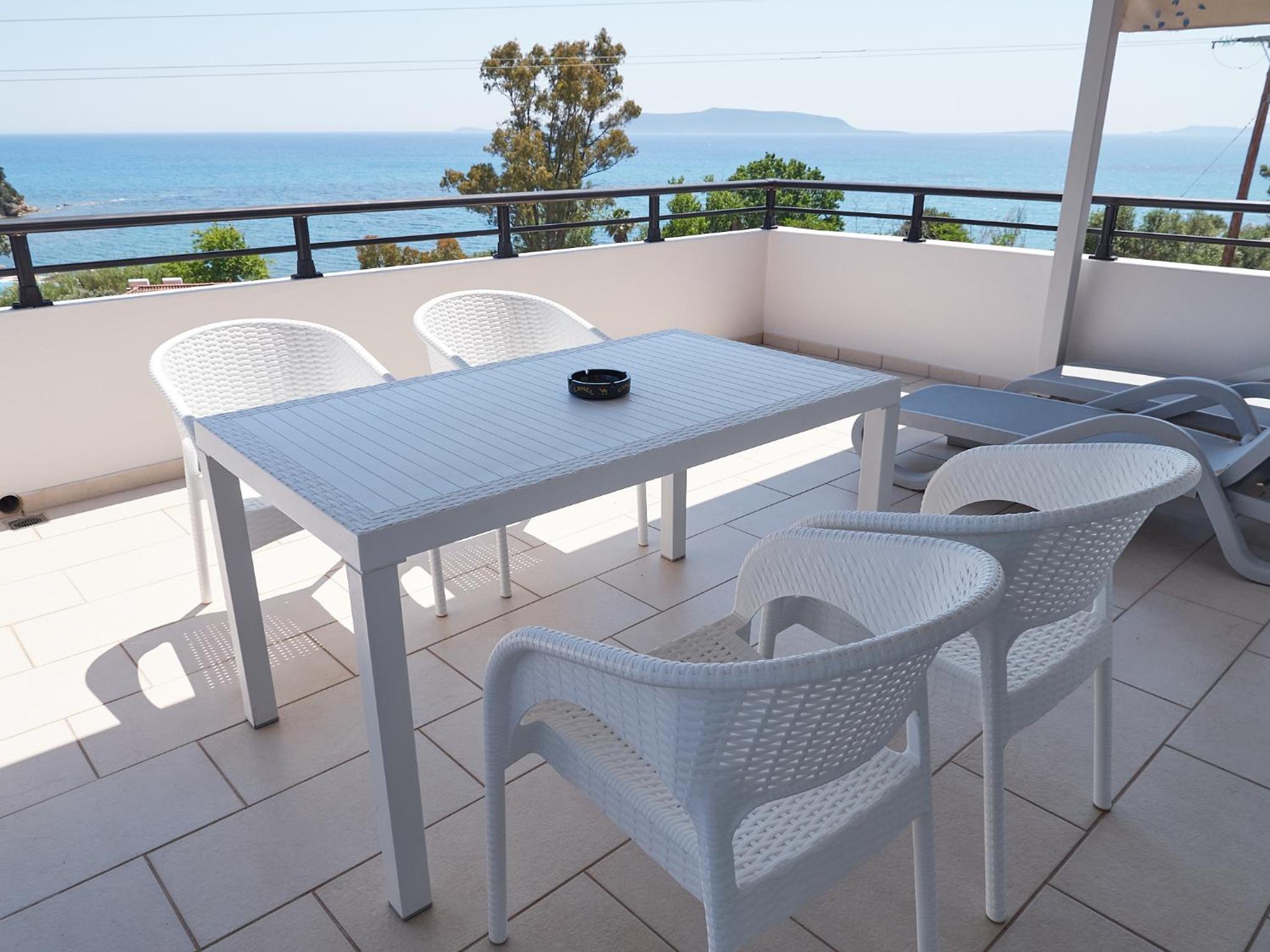 Superior Apartment with Sea View (2 Adults + 2 Children) - Photo 11