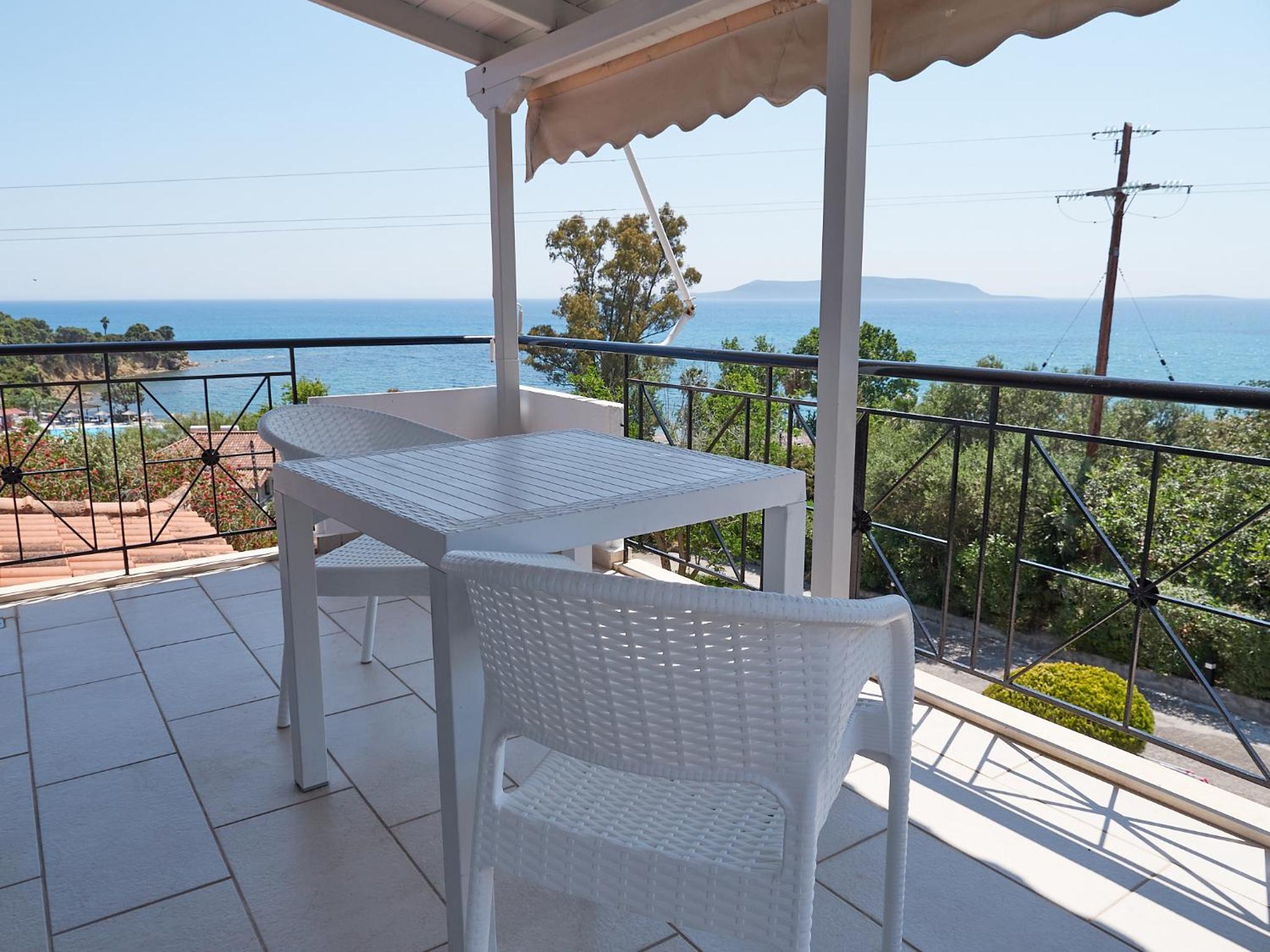 Superior Apartment with Sea View (2 Adults + 2 Children) - Photo 12