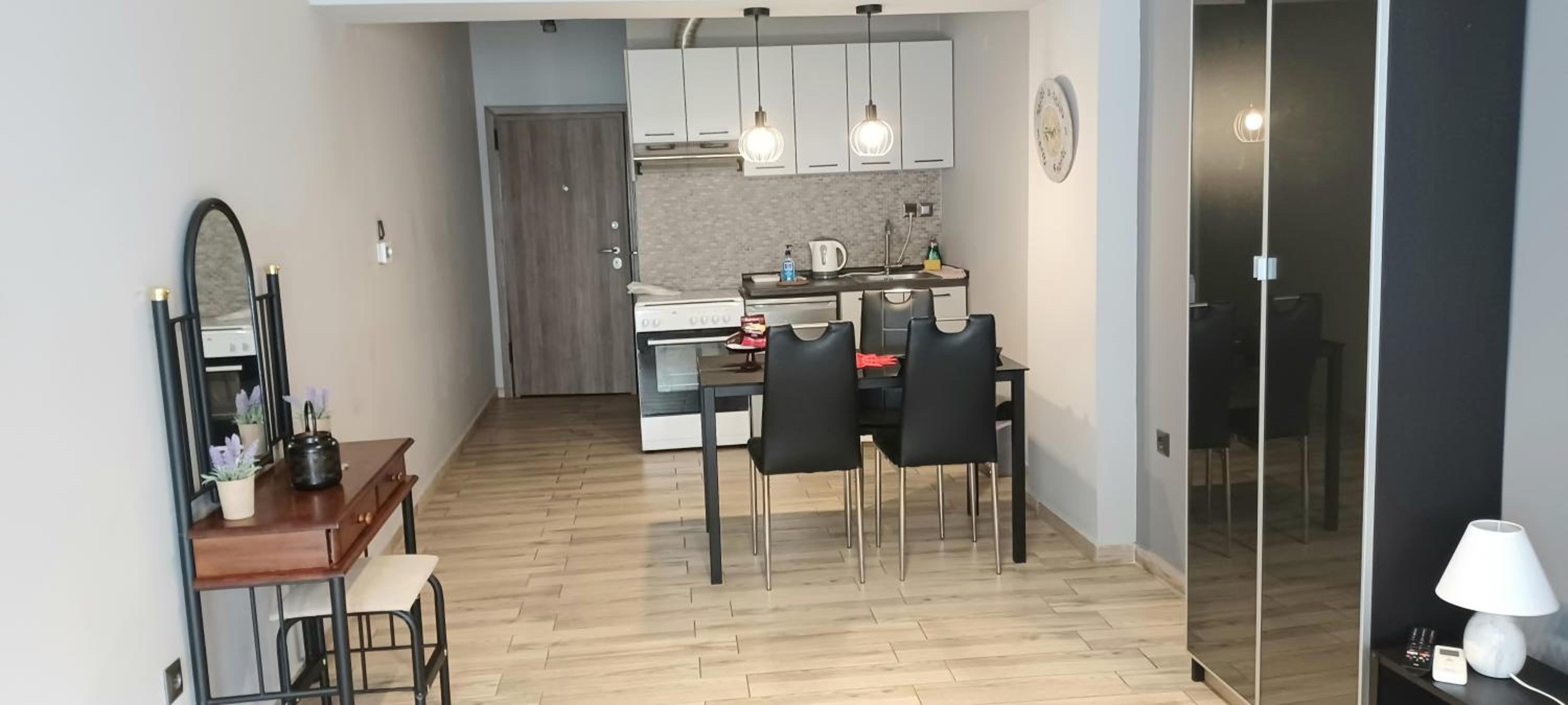One-Bedroom Apartment - Photo 12