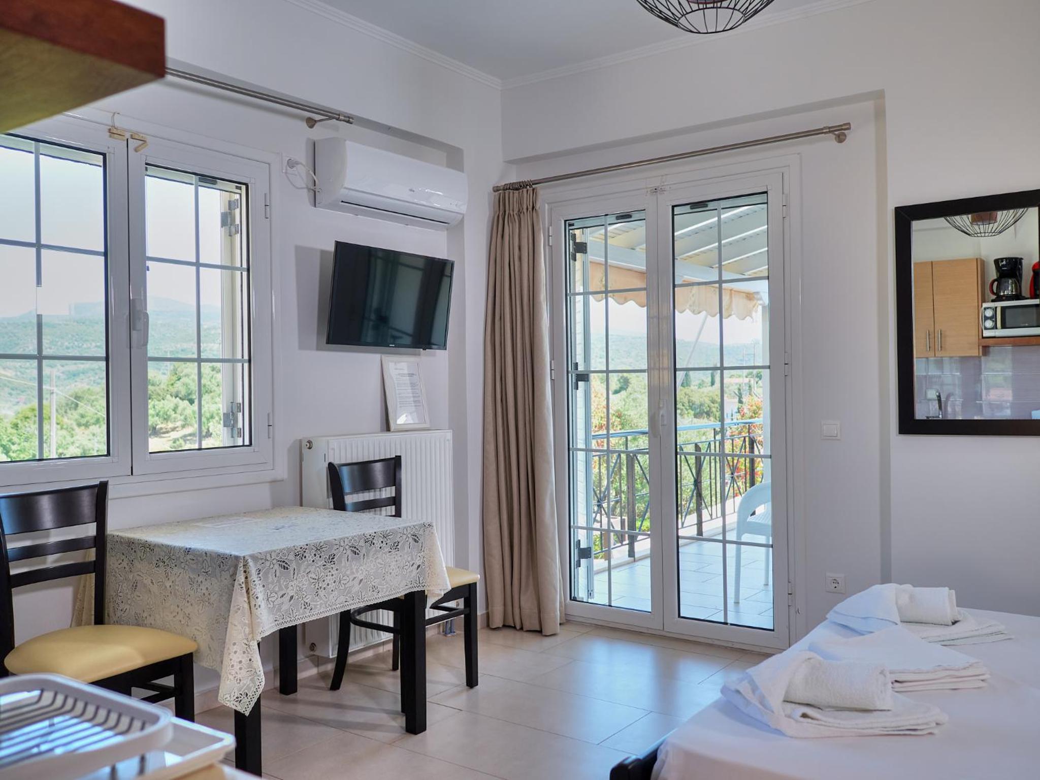 Two-Bedroom Apartment with Sea View (2 Adults + 2 Children) - Photo 1