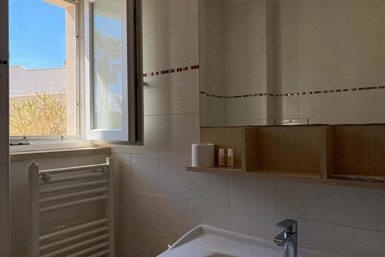 Two-Bedroom Apartment with Terrace - Papavero - Photo 4
