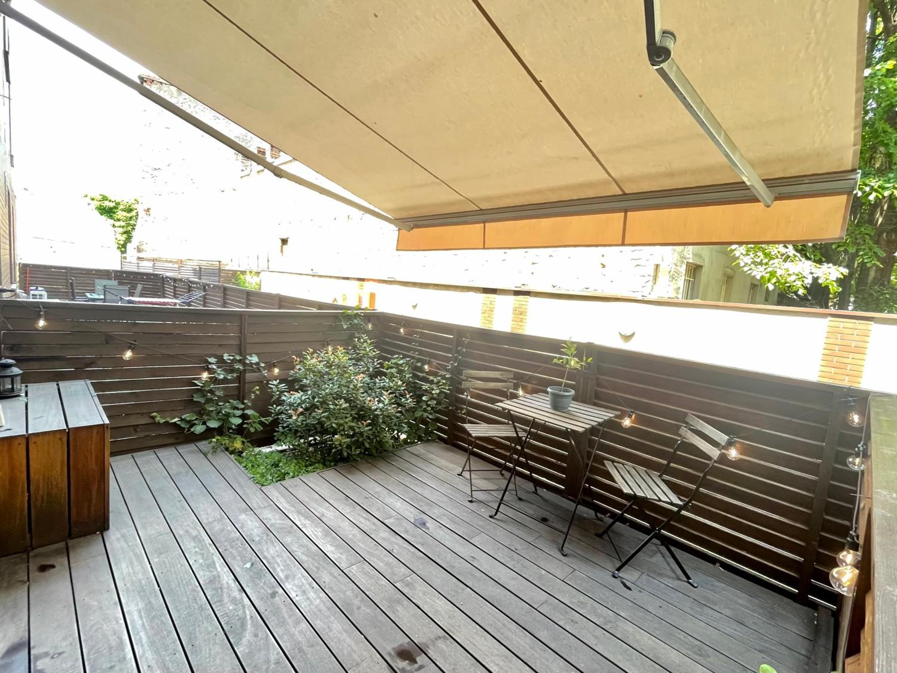 Apartment with Terrace - Photo 19