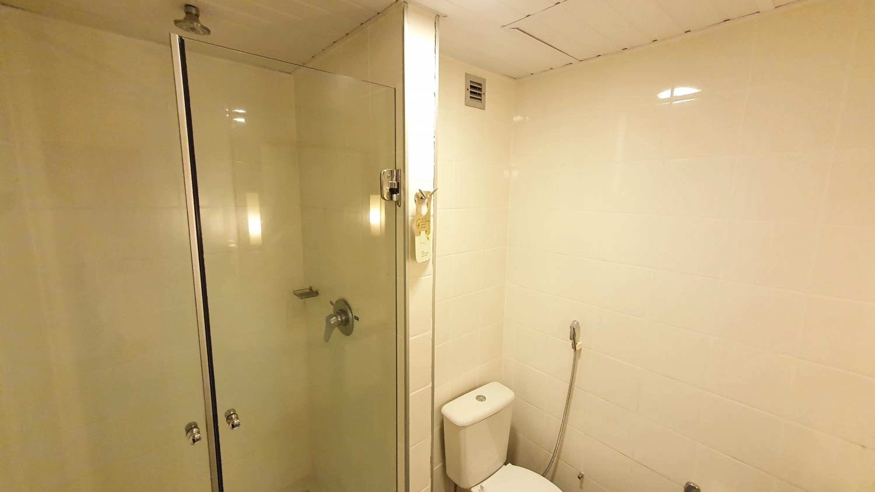 Standard Double Room - Photo 5
