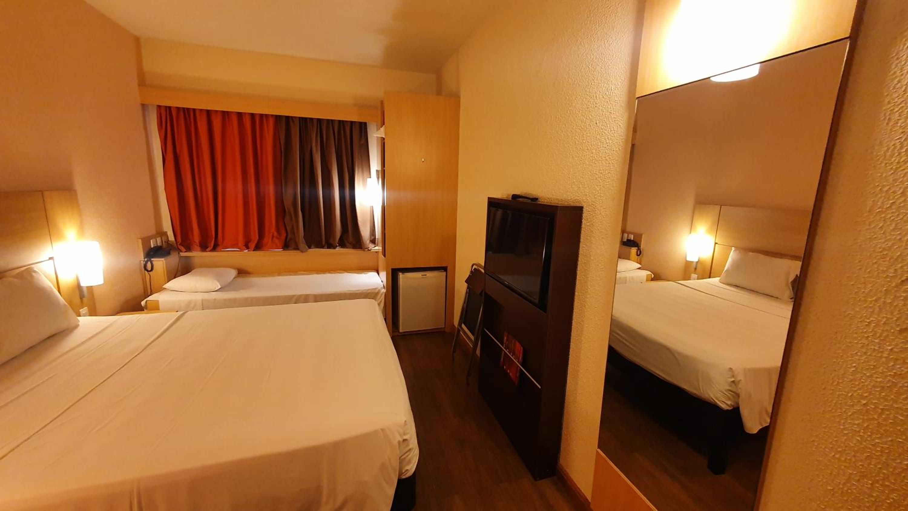 Standard Double Room - Photo 12