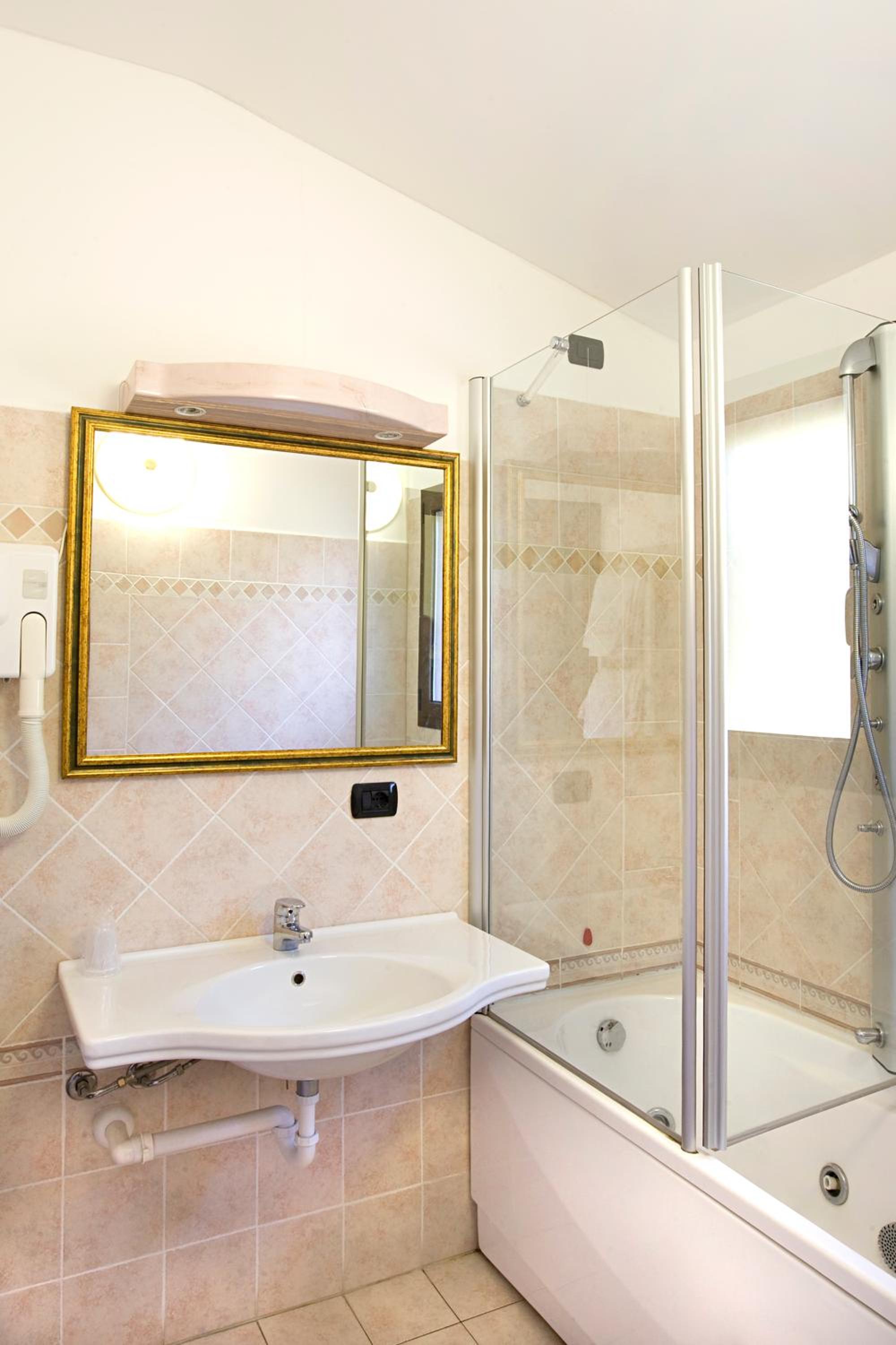 Double Room (1 Adult) photo 3