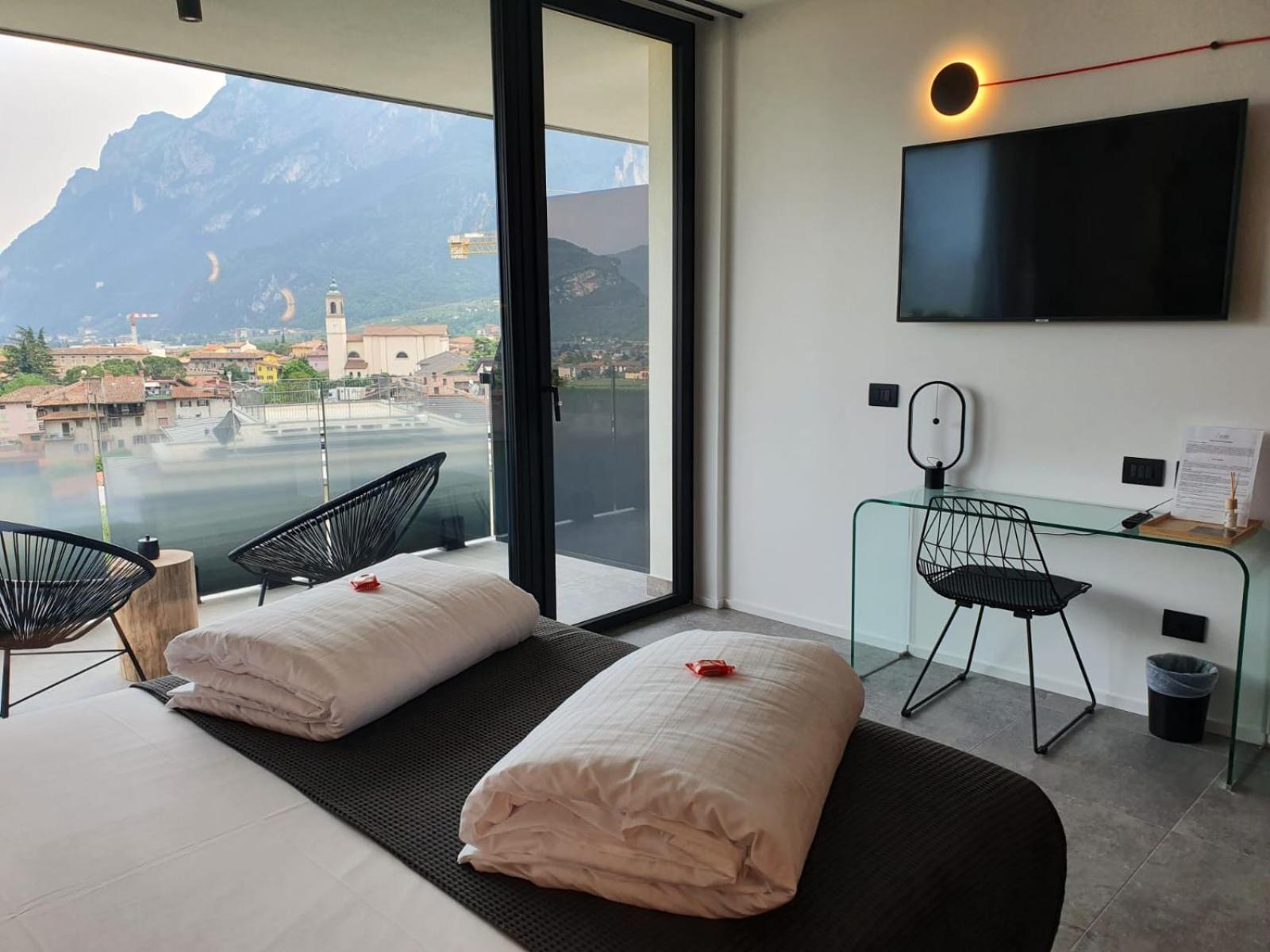 Deluxe Suite photo 2