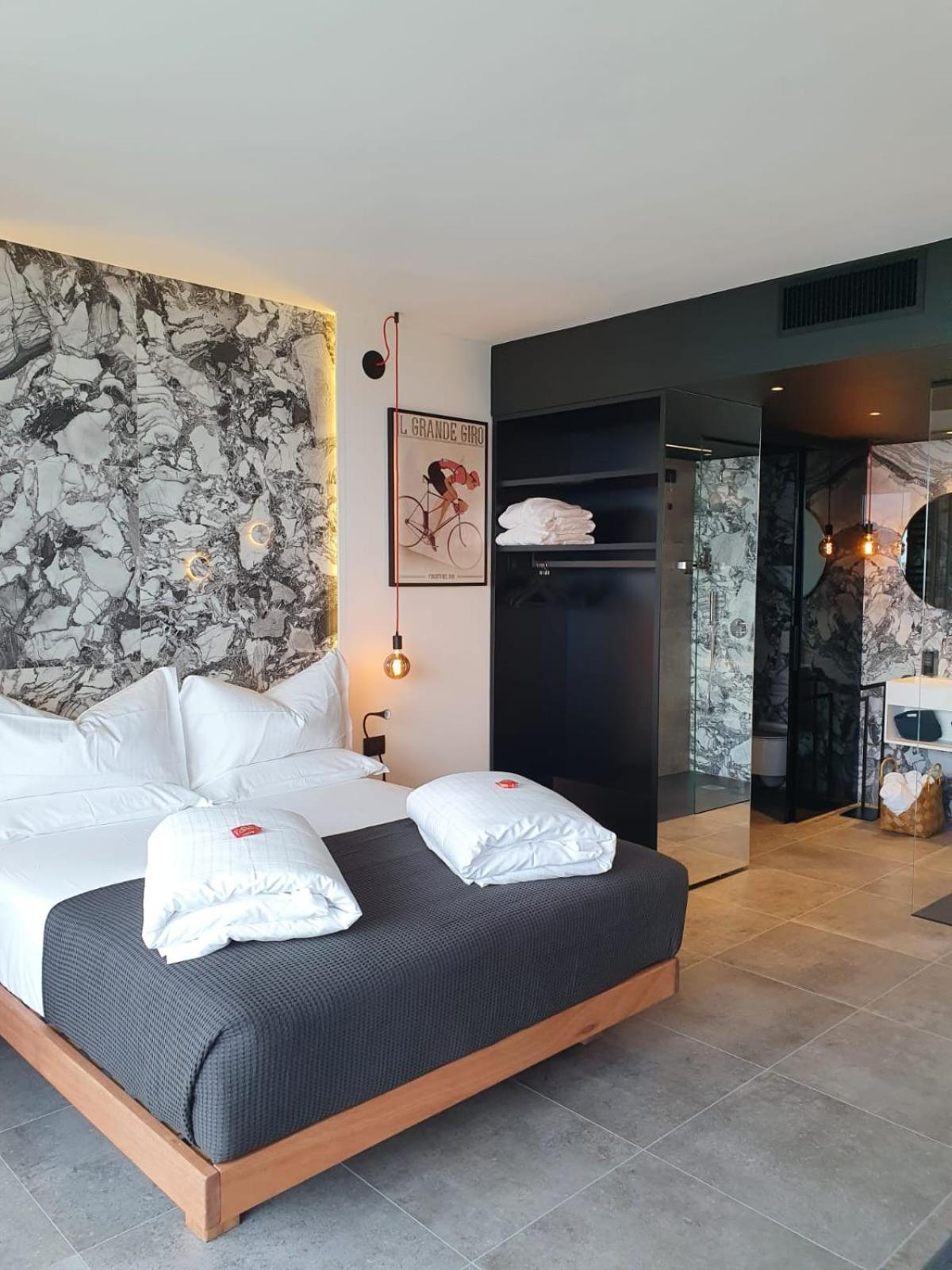 Queen Room photo 1