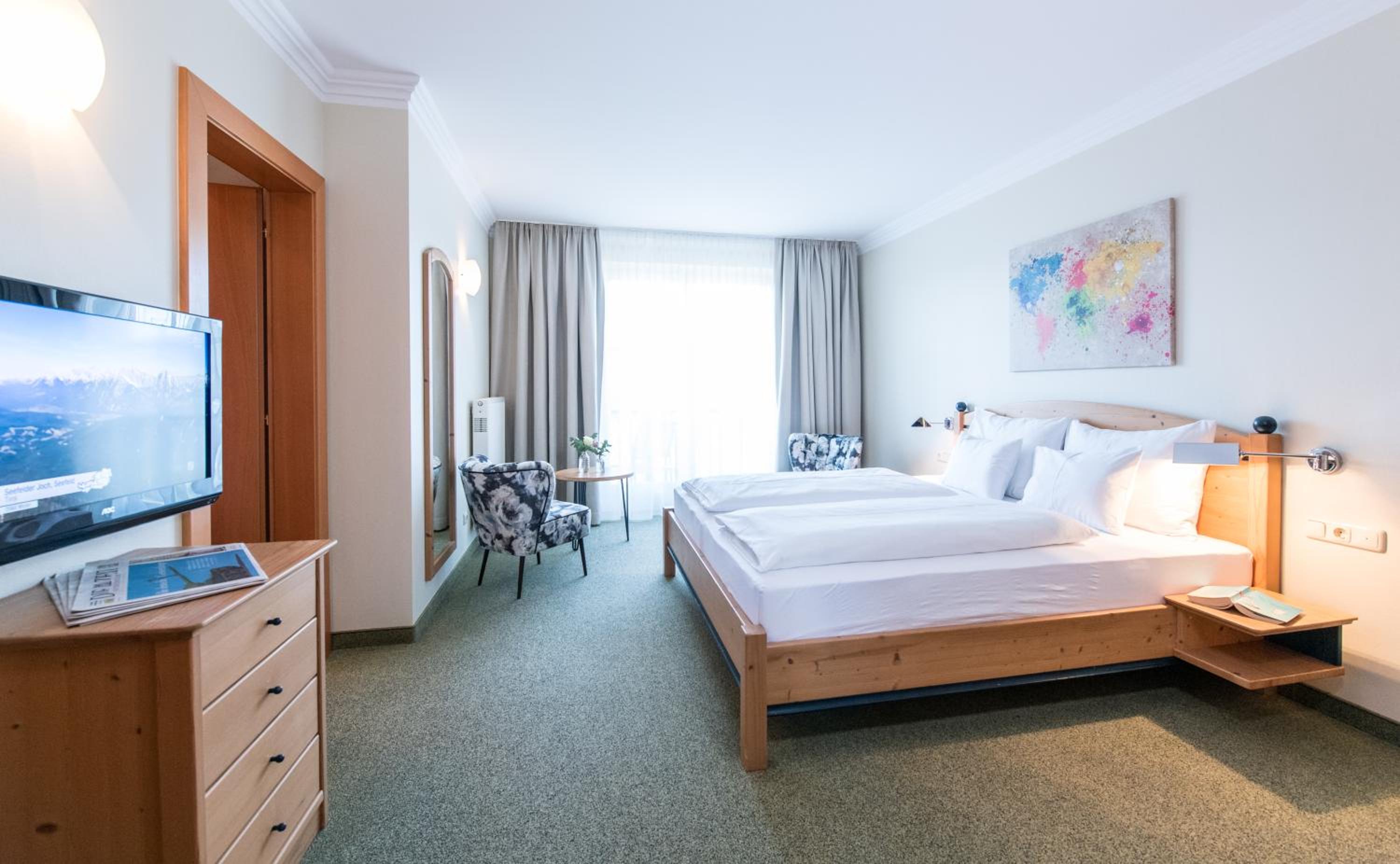 Double Room with Balcony and Lake View