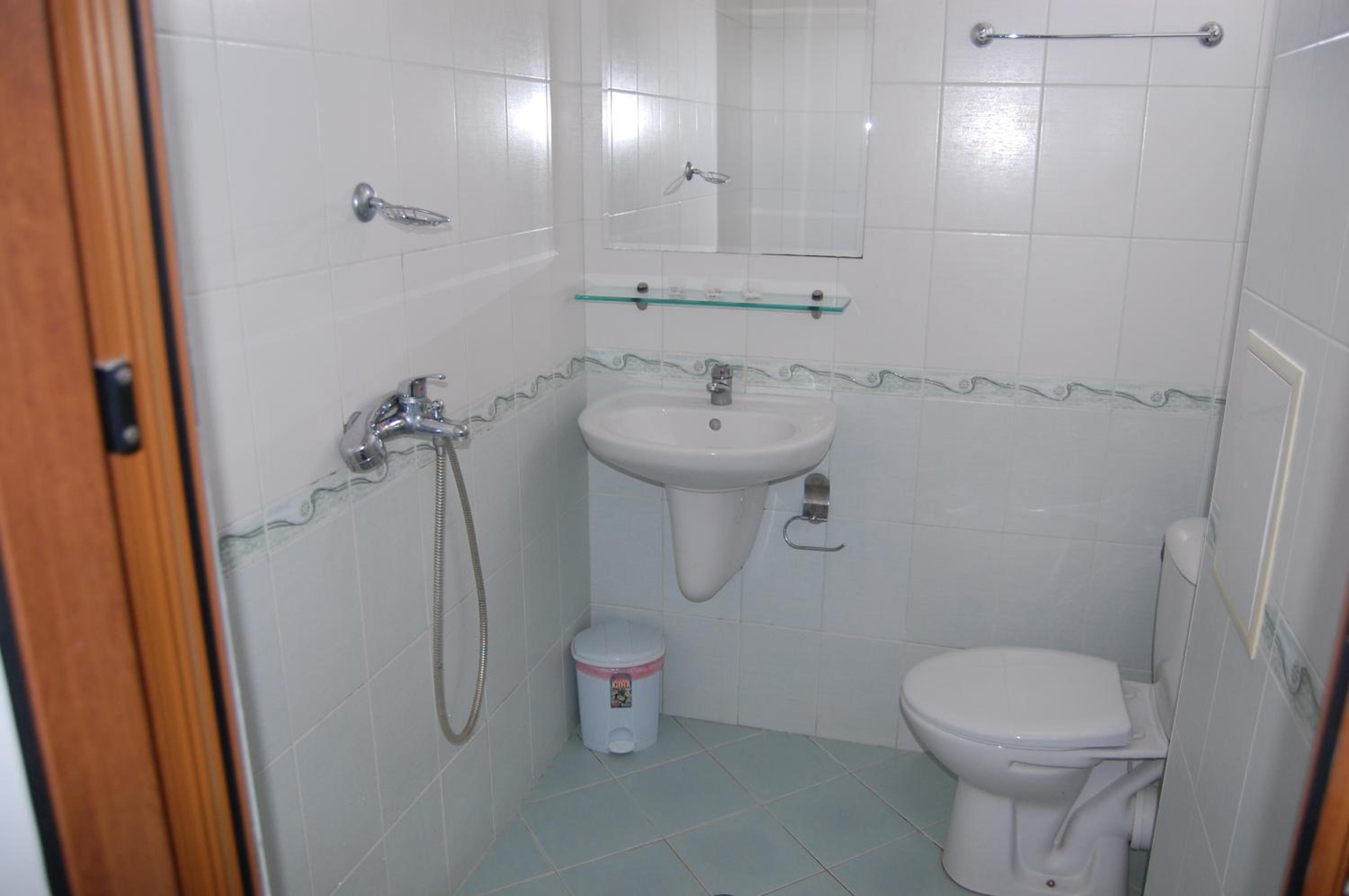 Standard Twin Room with Mountain View - Photo 2