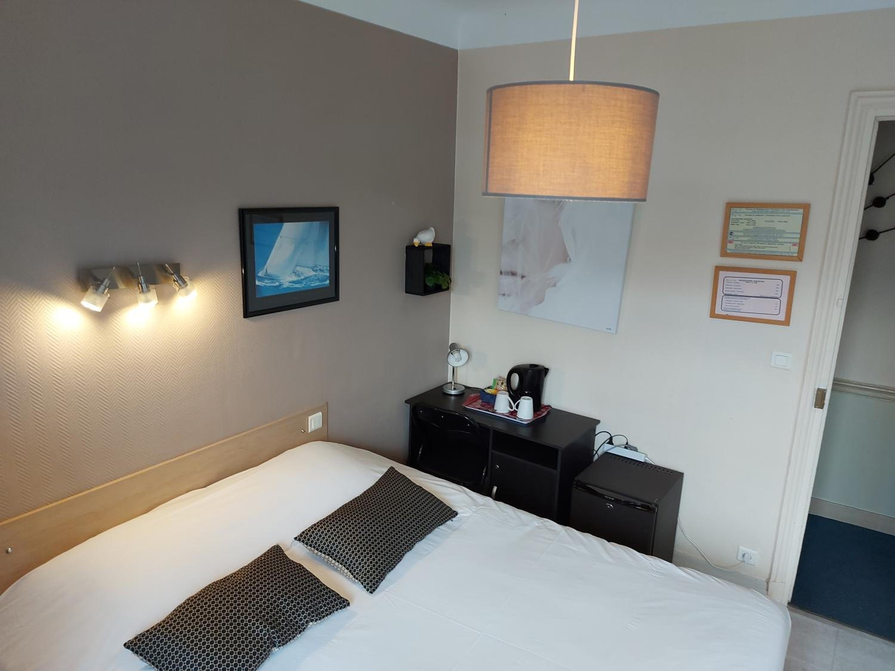Double Room (1 - 2 Adults) - Photo 11