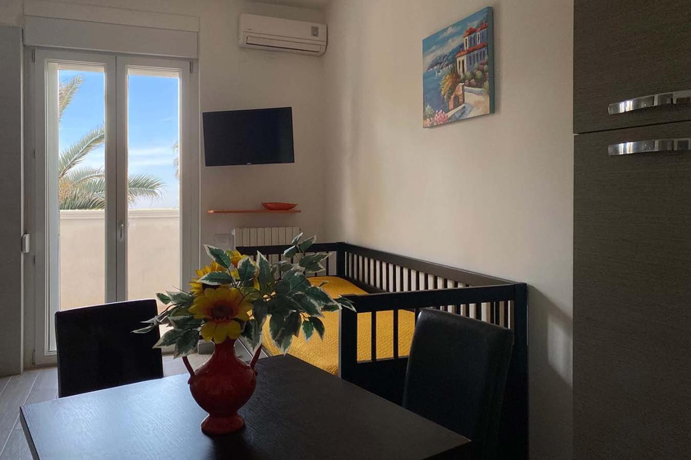 One-Bedroom Apartment - Girasole - Photo 3