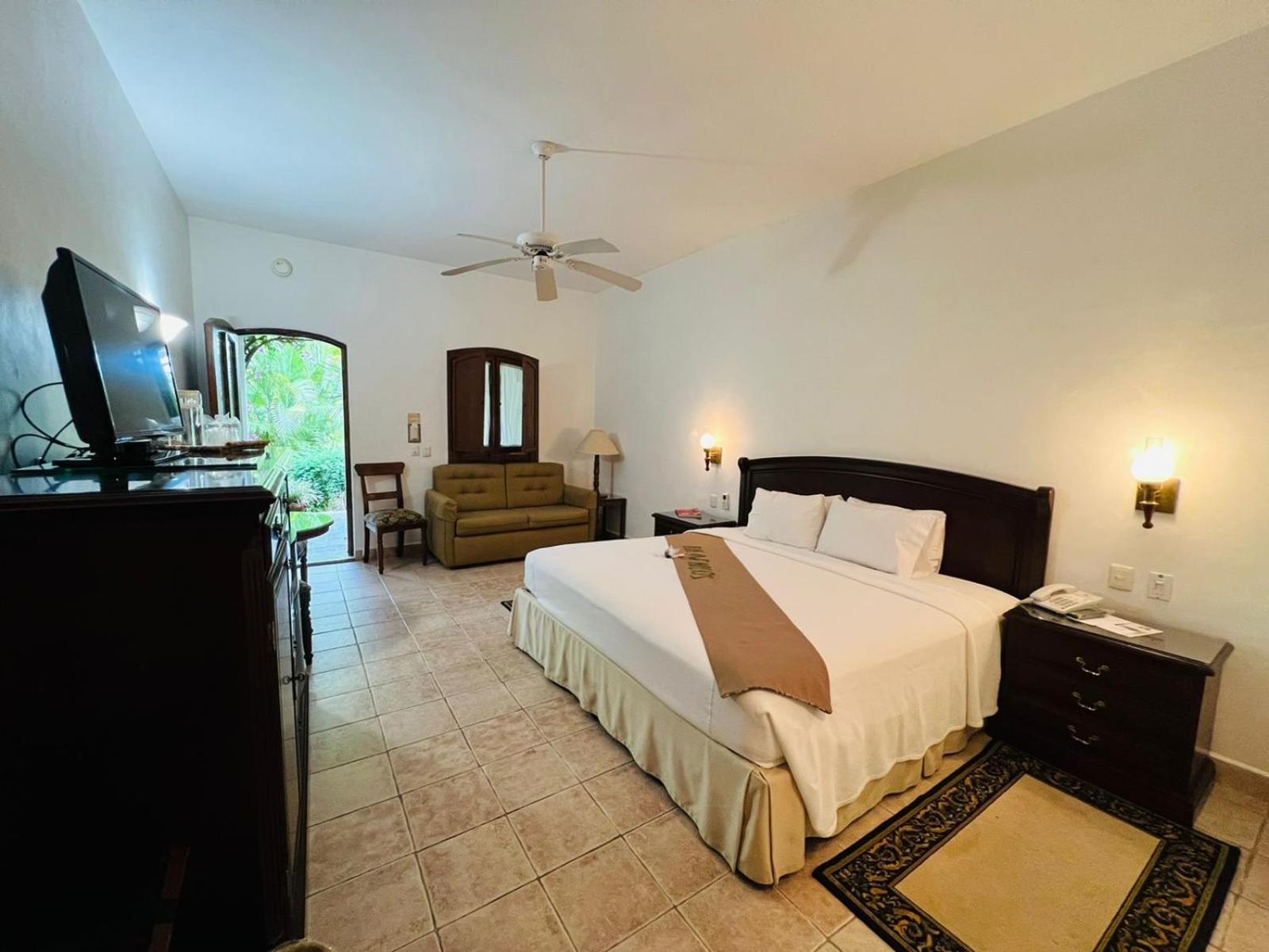 Superior King Room - Photo 2