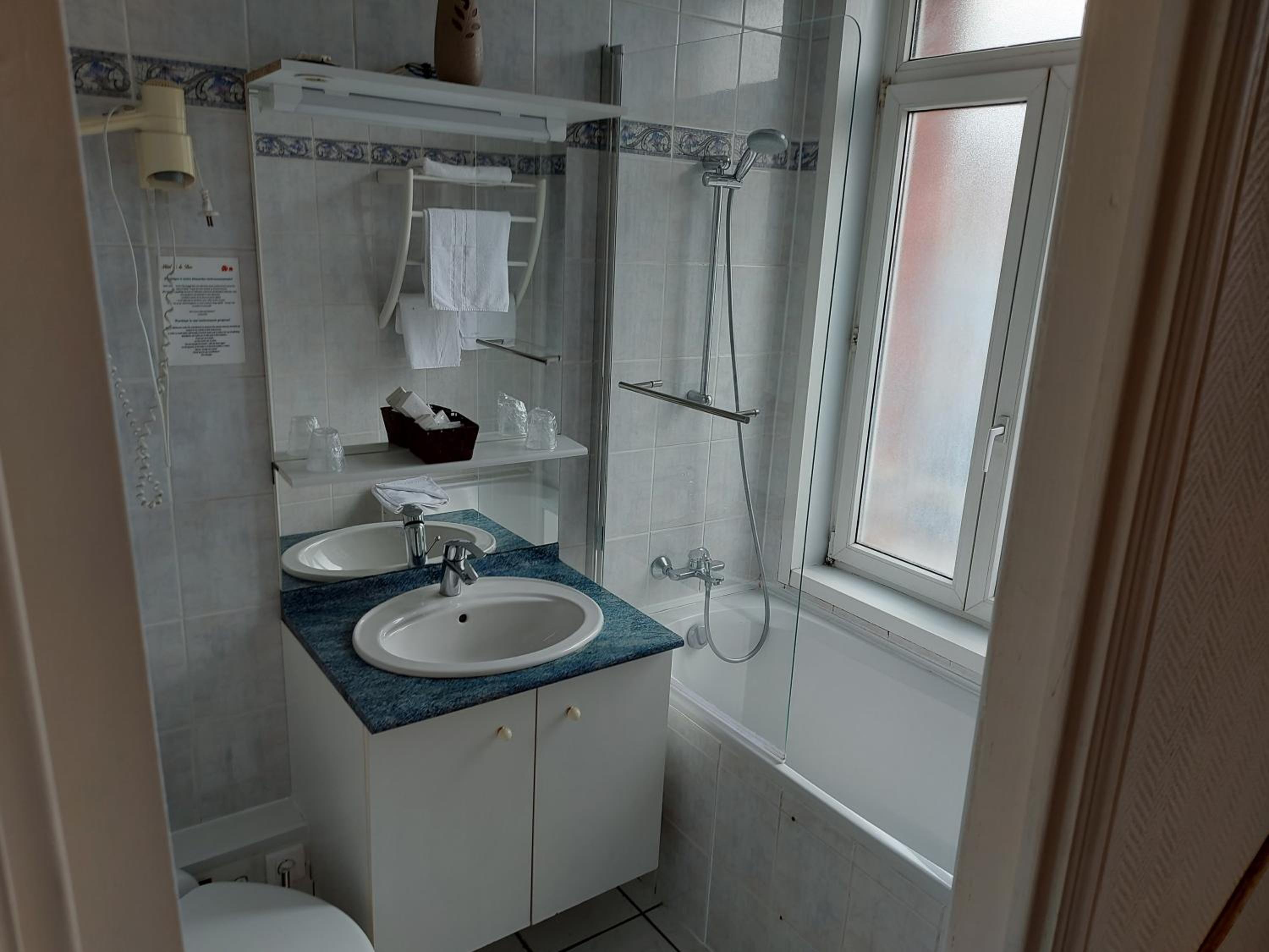 Double Room (1 - 2 Adults) - Photo 28