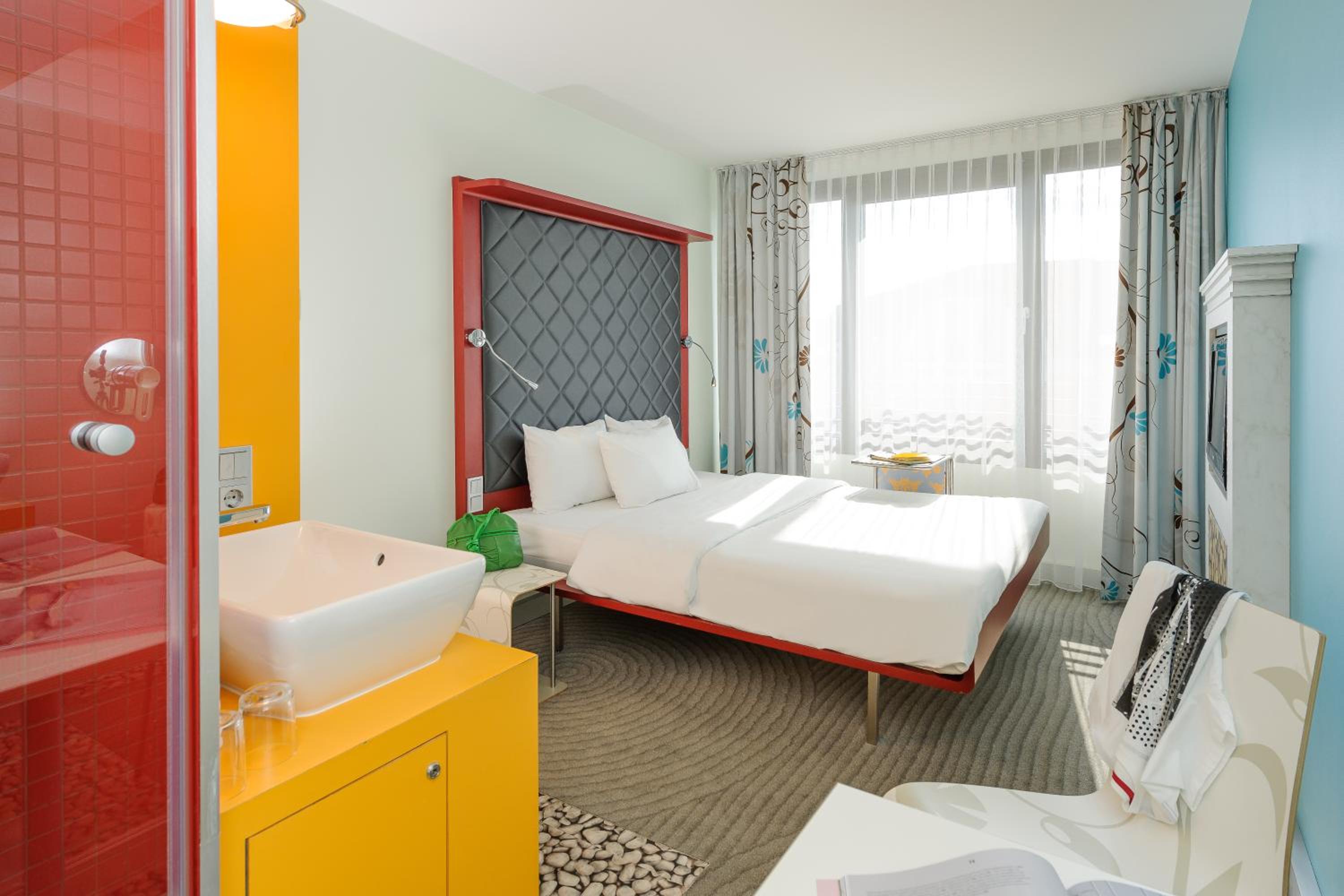 Standard Double Room - Photo 8