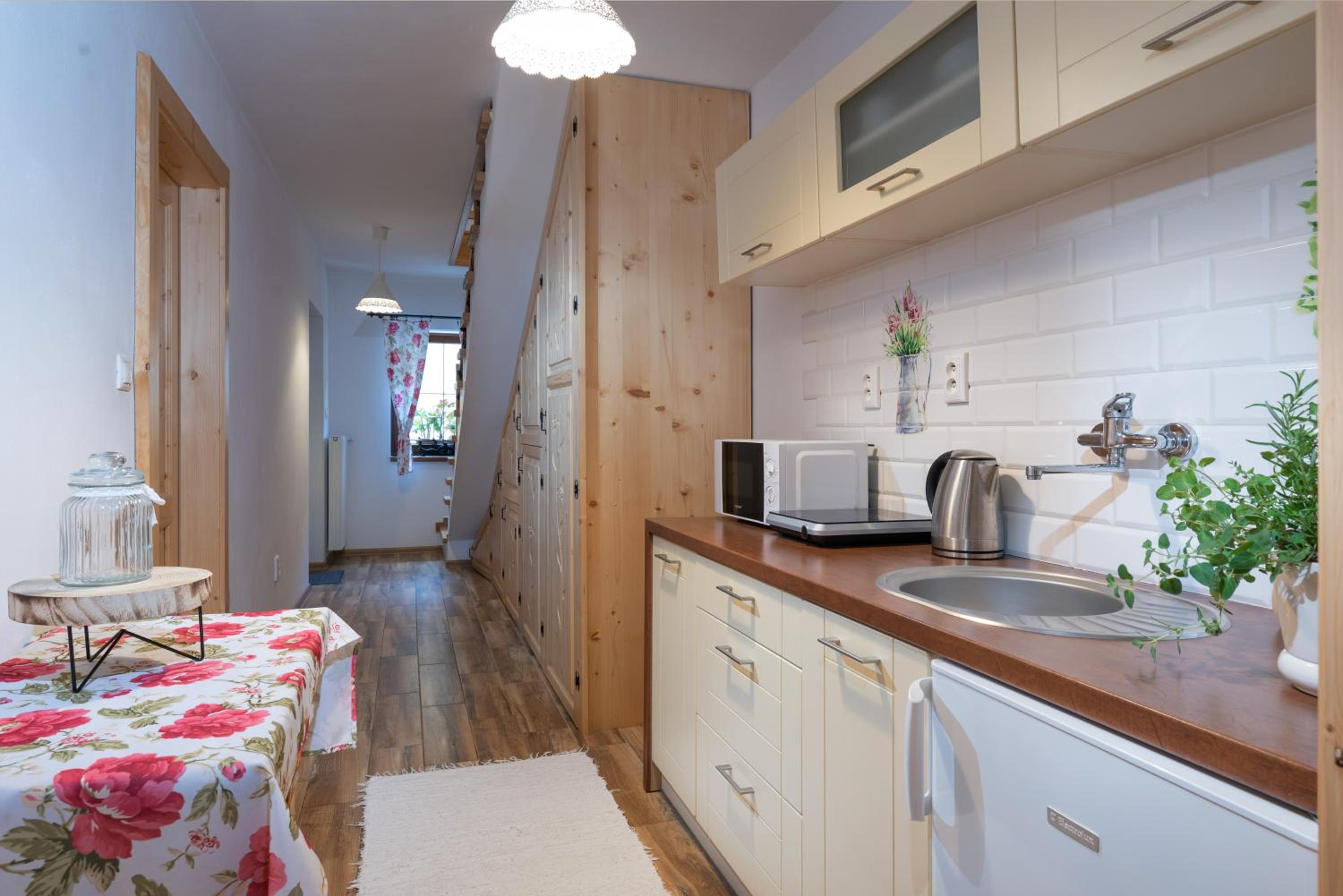 Deluxe Double Room with Shower - Photo 2
