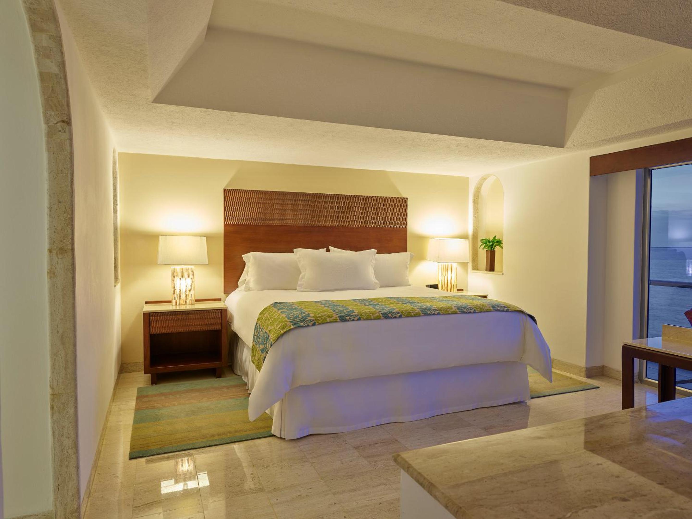 Infinite Ocean Front One Bedroom Master Suite