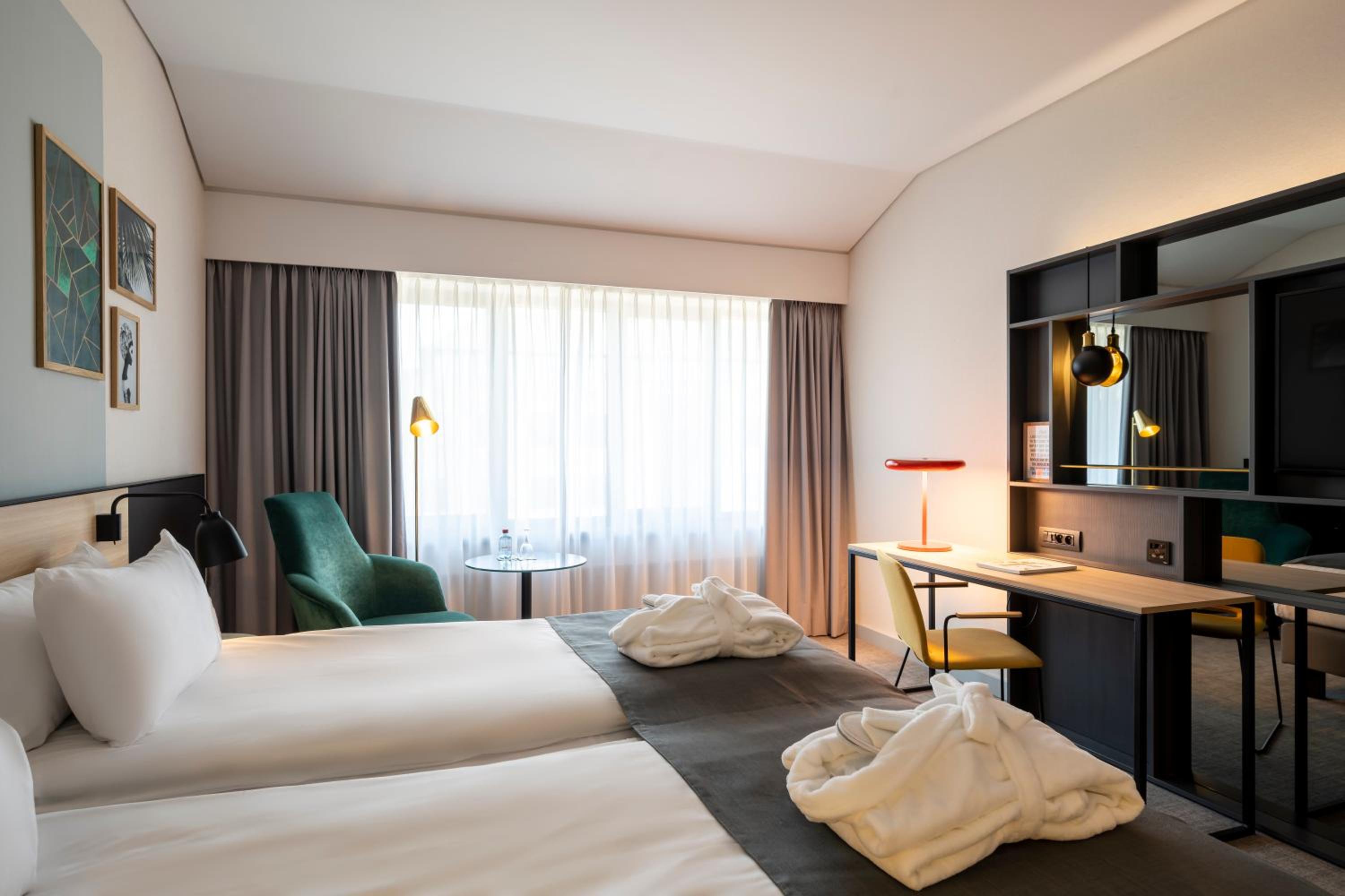 Standard King Room - Photo 2