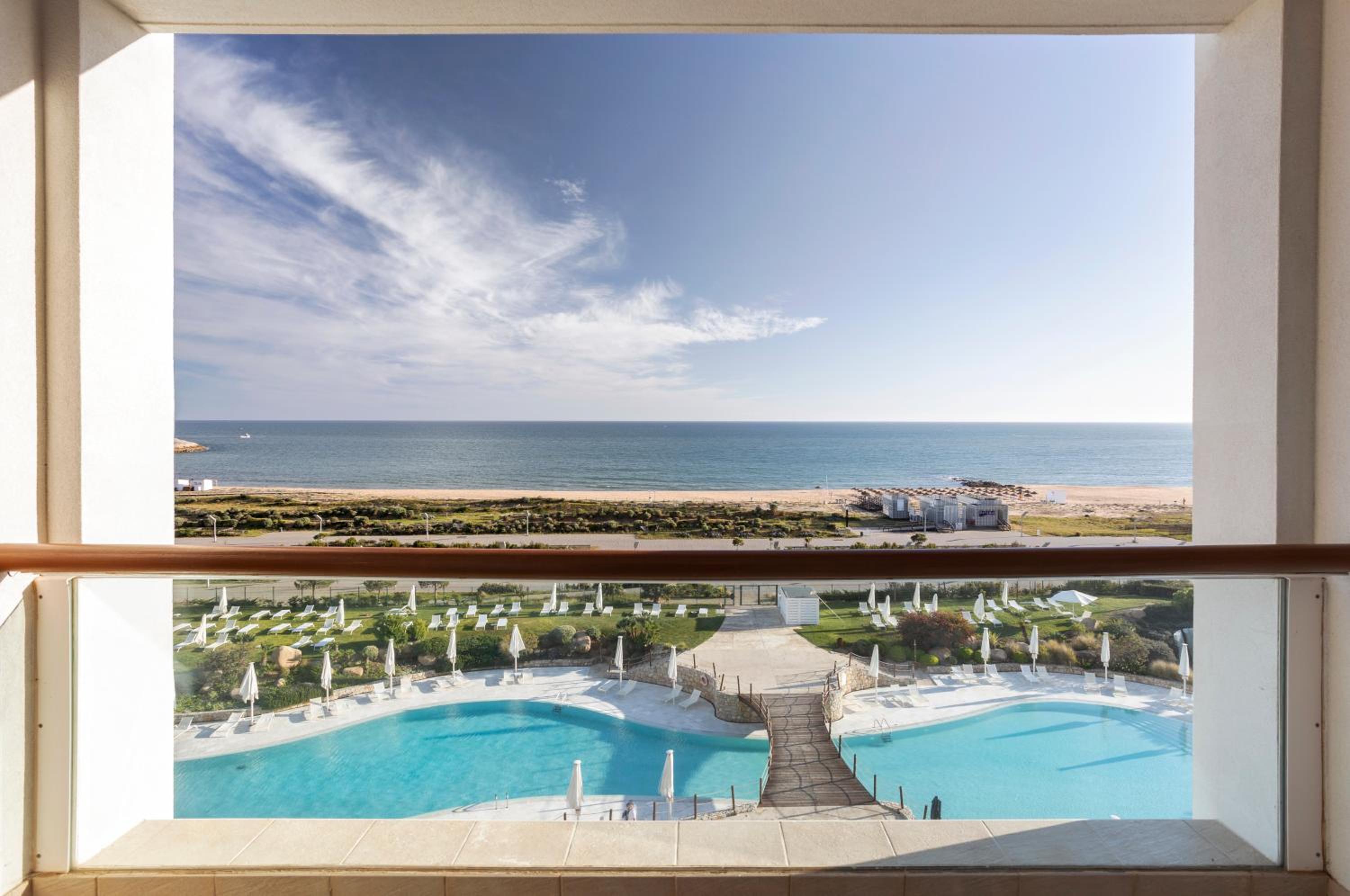 Twin Junior Suite with Sea View - Mid Floor - Photo 5