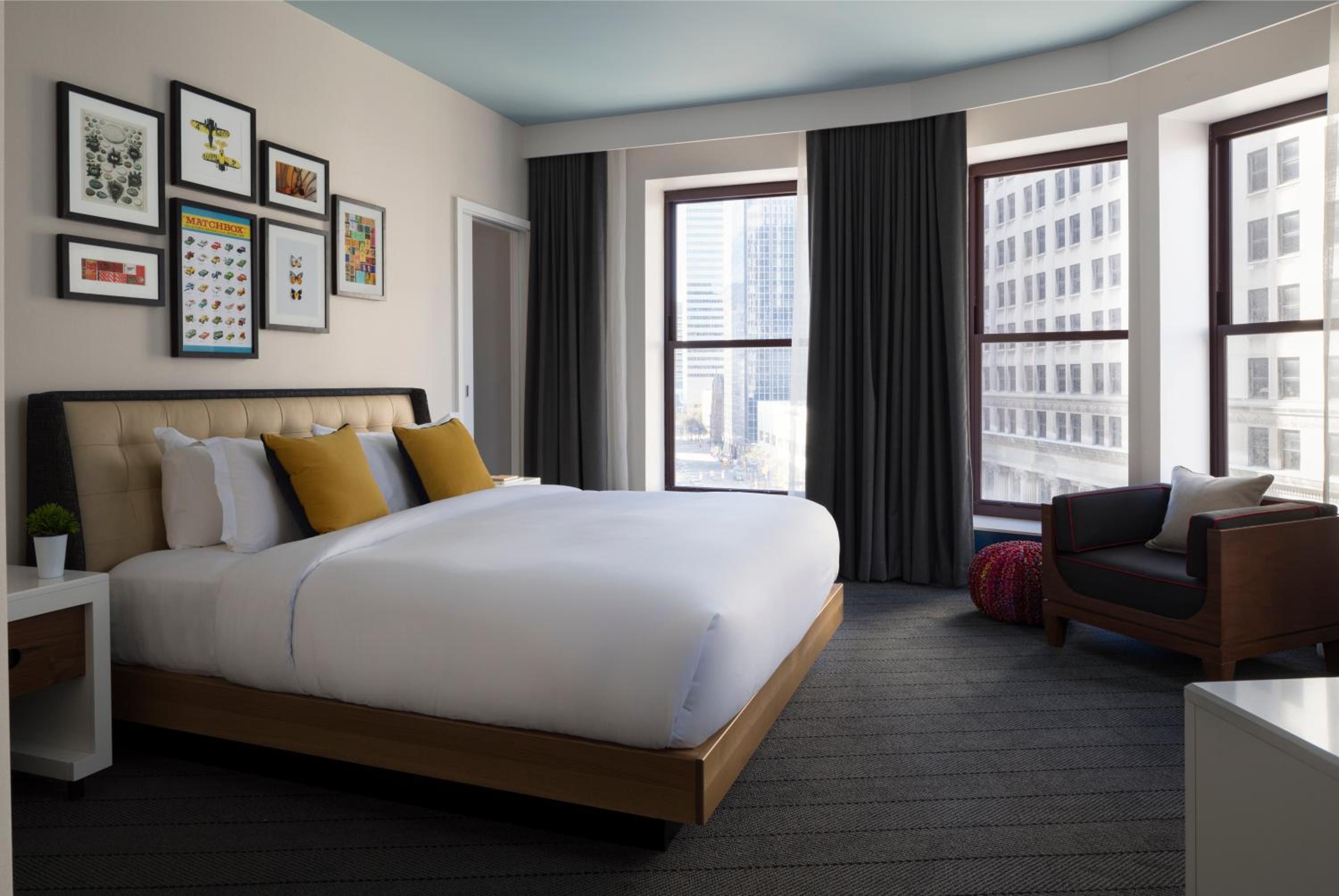 One-Bedroom Suite with City View