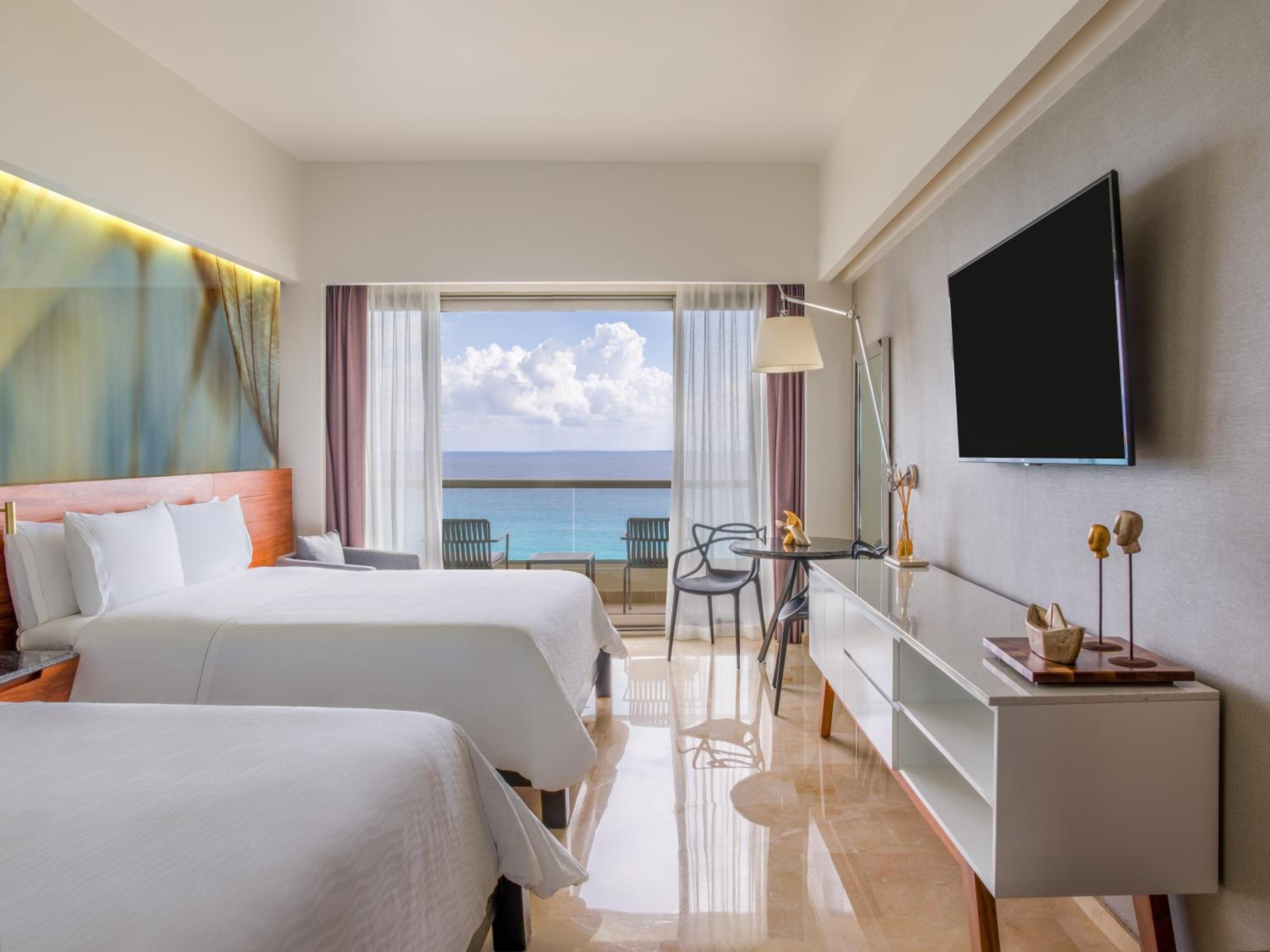 Premium Ocean Front, 2 Double - Photo 2