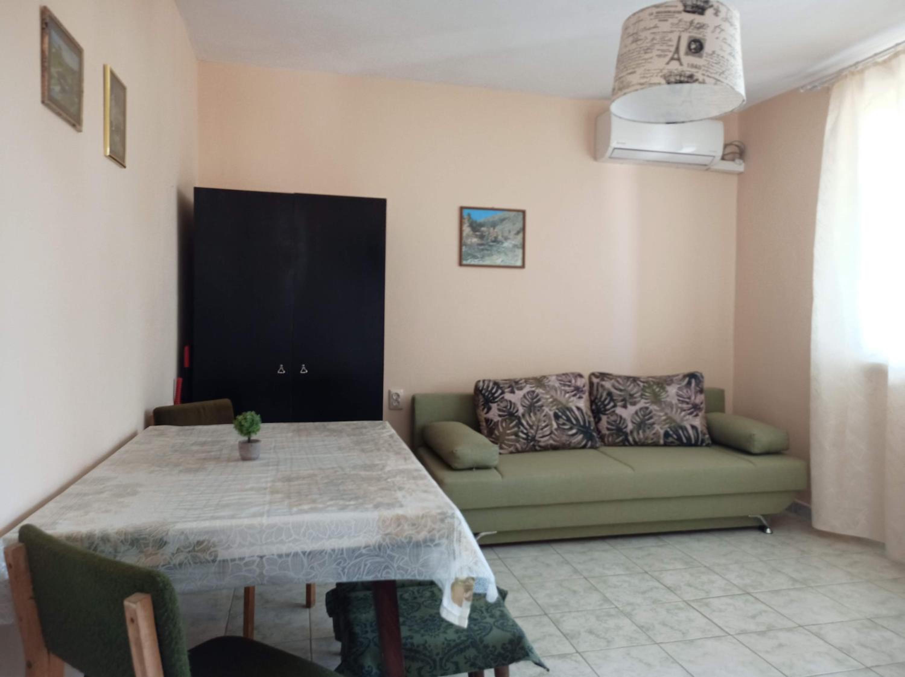Apartment with Balcony photo 2