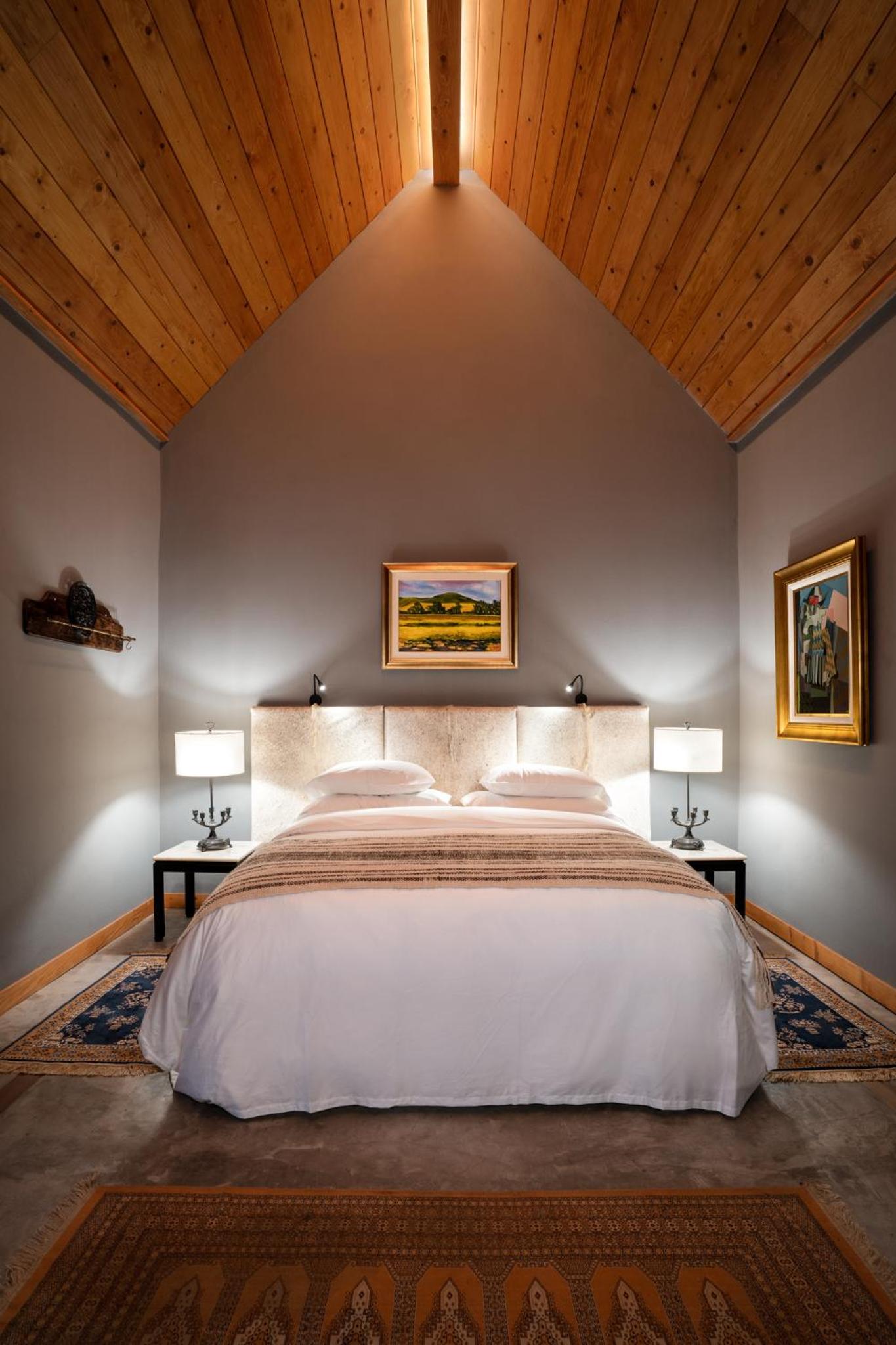 Superior King Suite photo 2