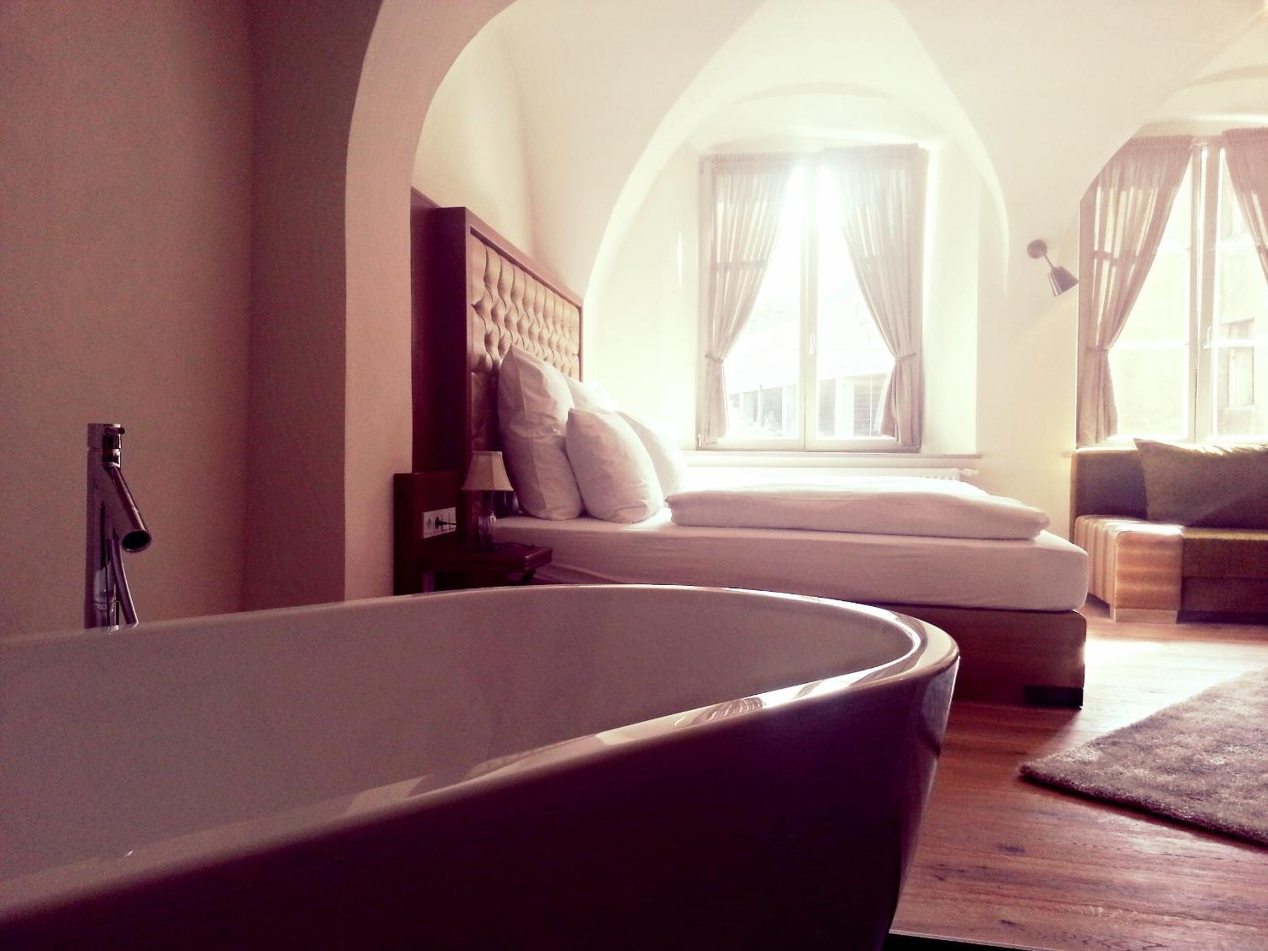 Deluxe Double Room with Bath photo 3