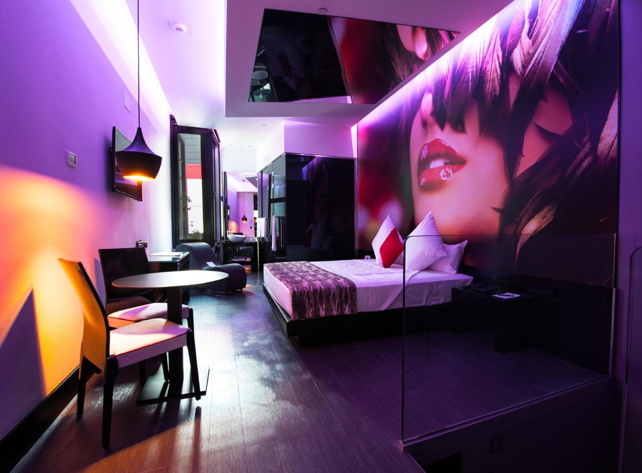 Double Room - Photo 8