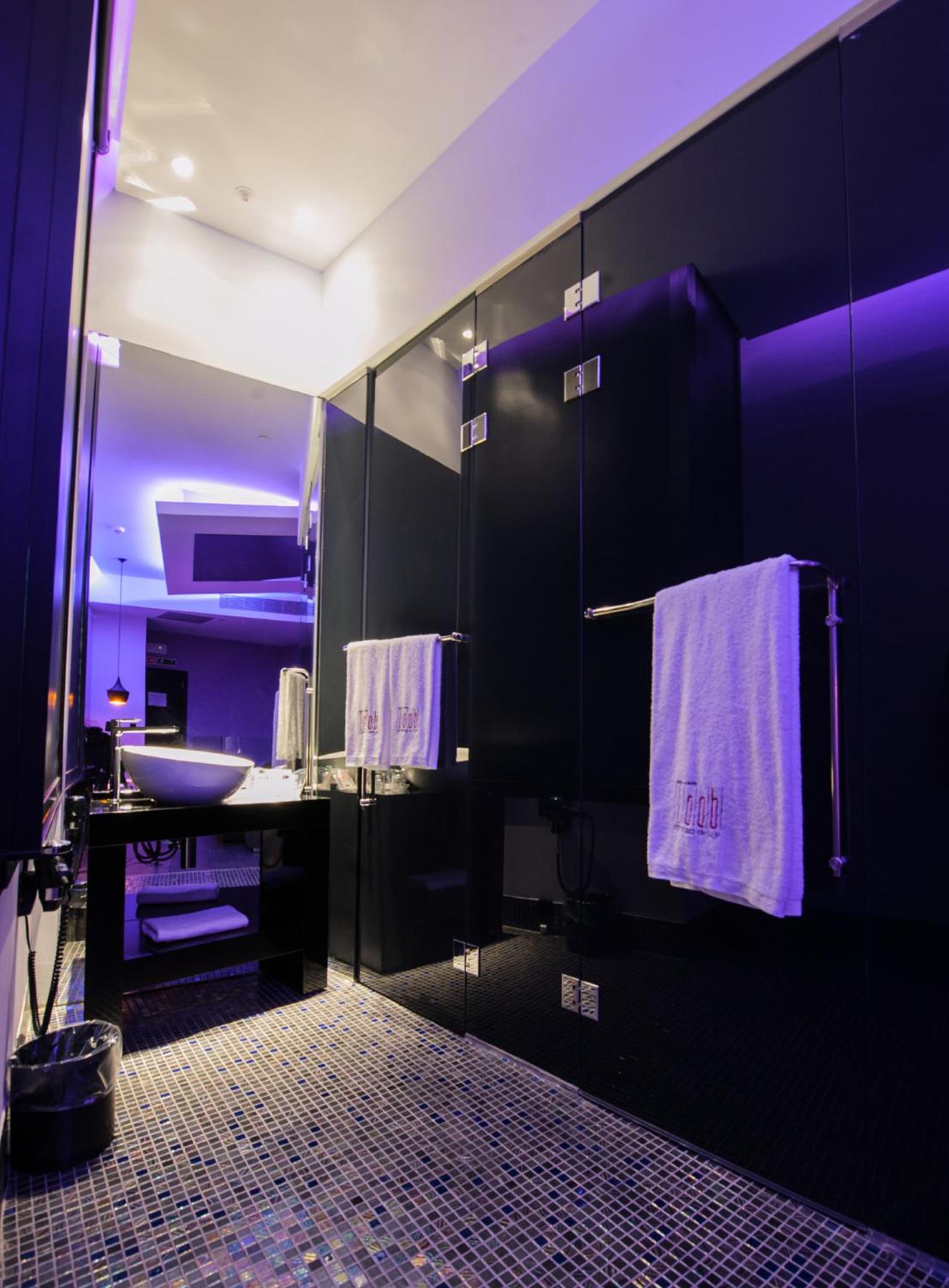 Double Room - Photo 5