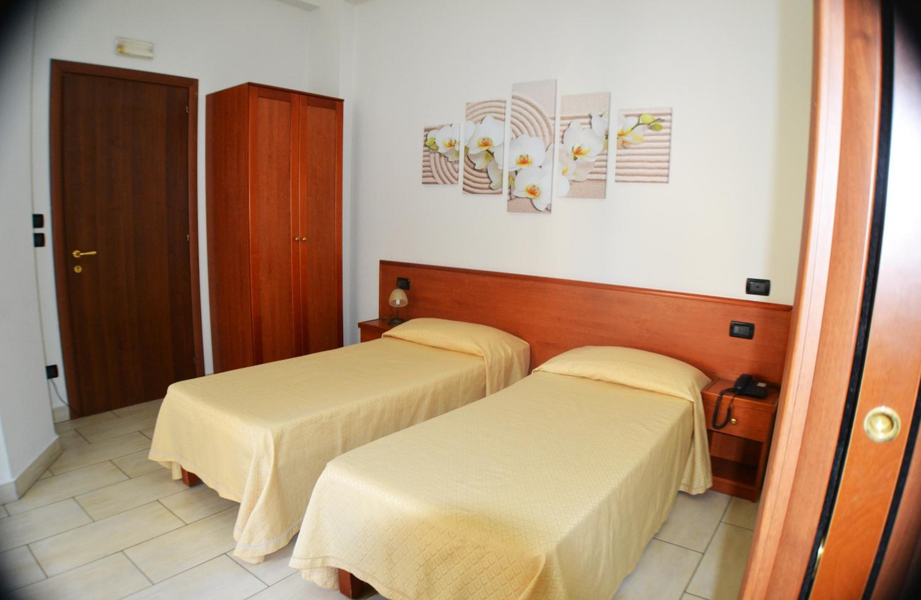 Twin Room photo 2