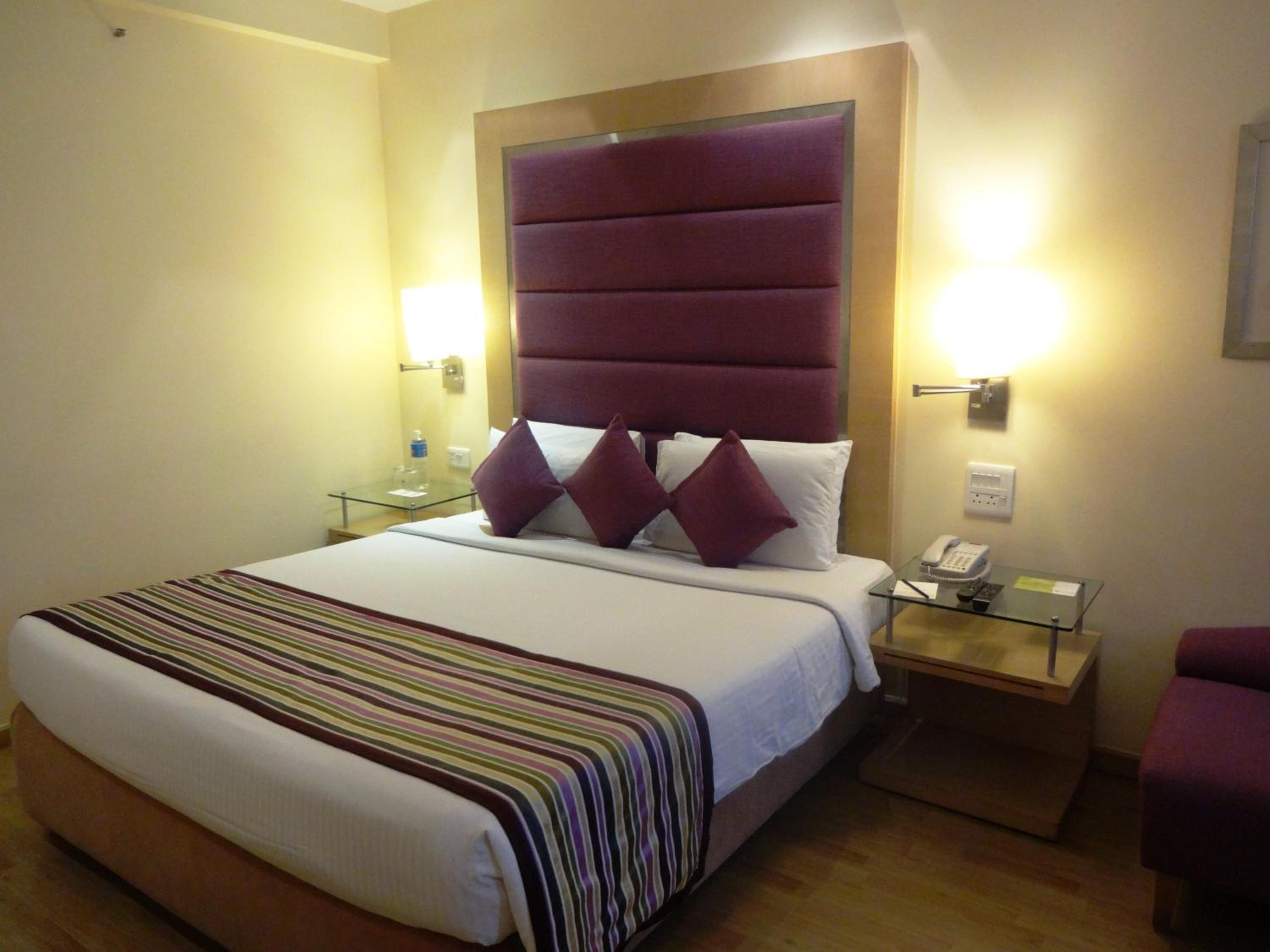 Club Room with Bathtub & 10% discount on Food & Beverages  - Photo 2